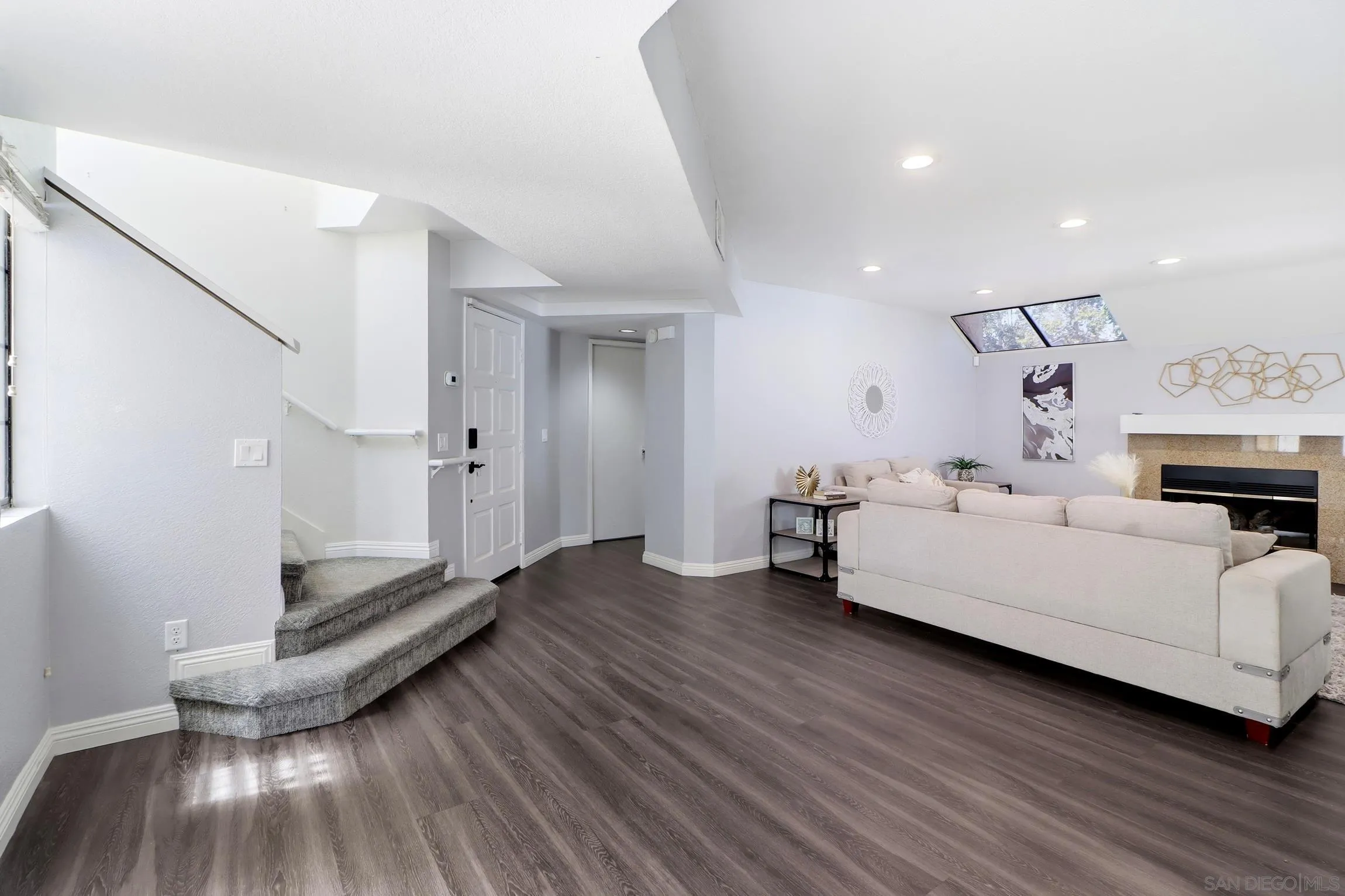 https://cdn.realtyfeed.com/cdn/127/260019803/20877e65dfd09cea64b1b736b52c4445.webp