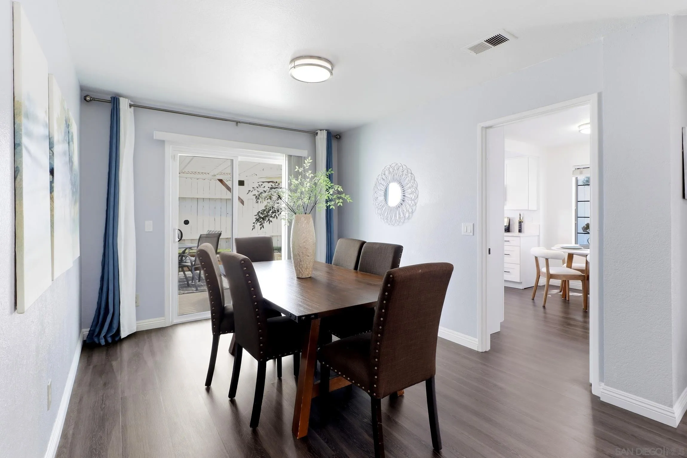 https://cdn.realtyfeed.com/cdn/127/260019803/37df15e42602520006ca48f40cc86e93.webp