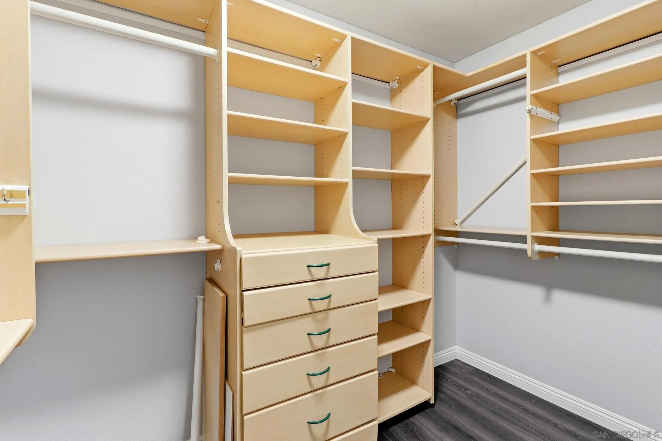 https://cdn.realtyfeed.com/cdn/127/260019803/be205e69c60a8d75020bfe73405c2879.webp