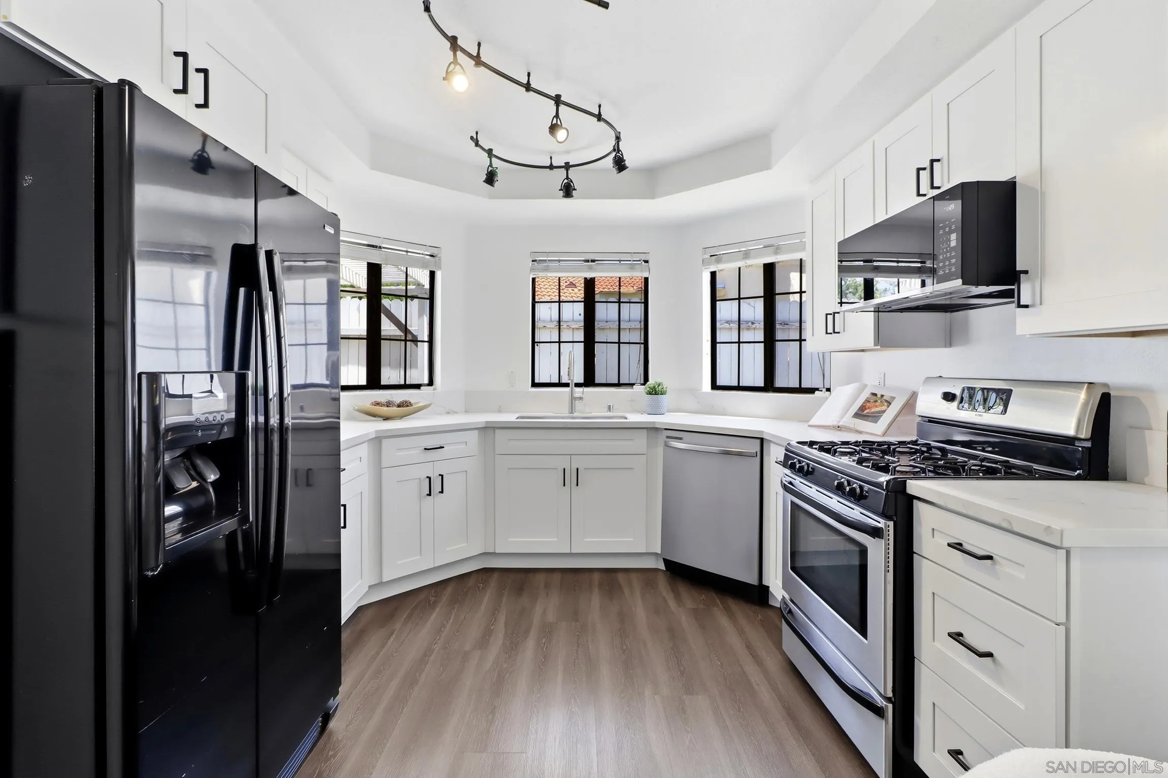 https://cdn.realtyfeed.com/cdn/127/260019803/f891f002c041234b97d68fb2cff69010.webp