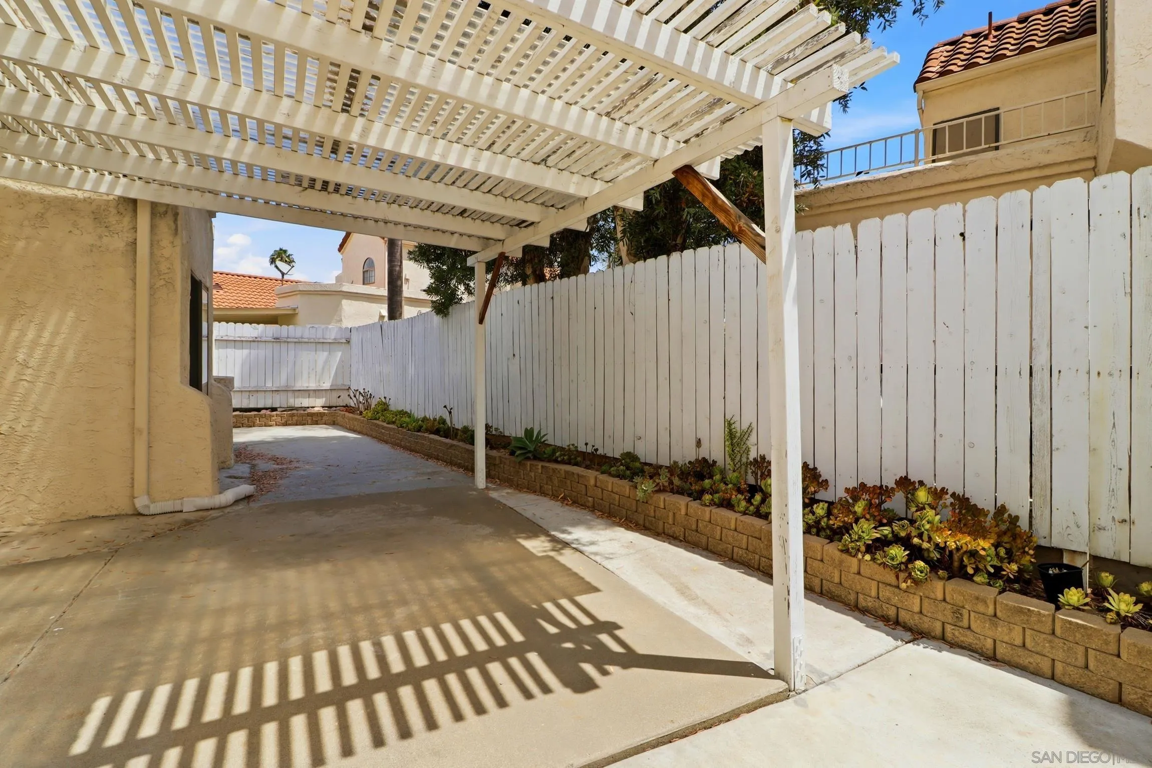 https://cdn.realtyfeed.com/cdn/127/260019803/fc6927bc161aa533e7990a78ce1a887a.webp