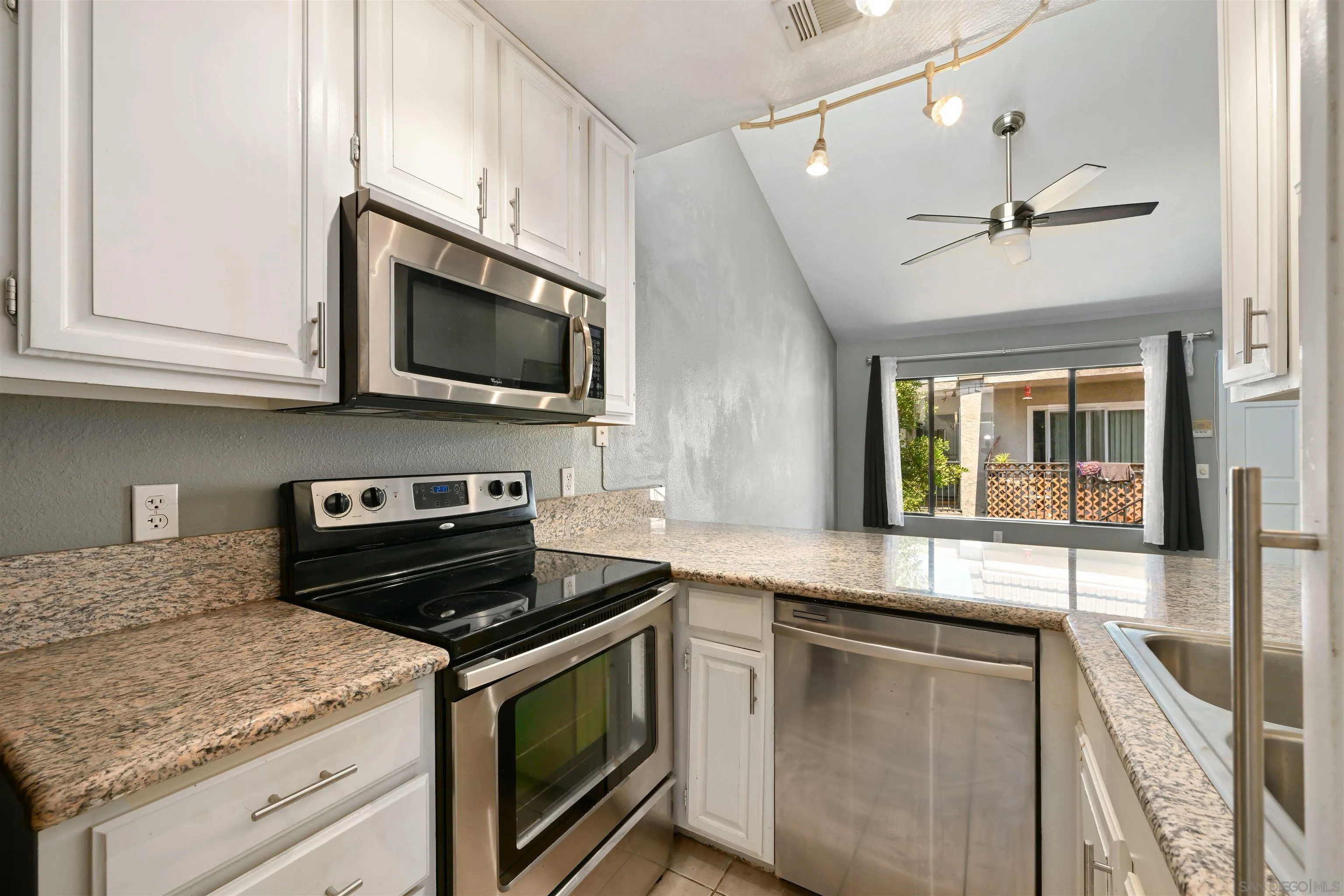 Photo #10: 260019804 Listing: Photo #10