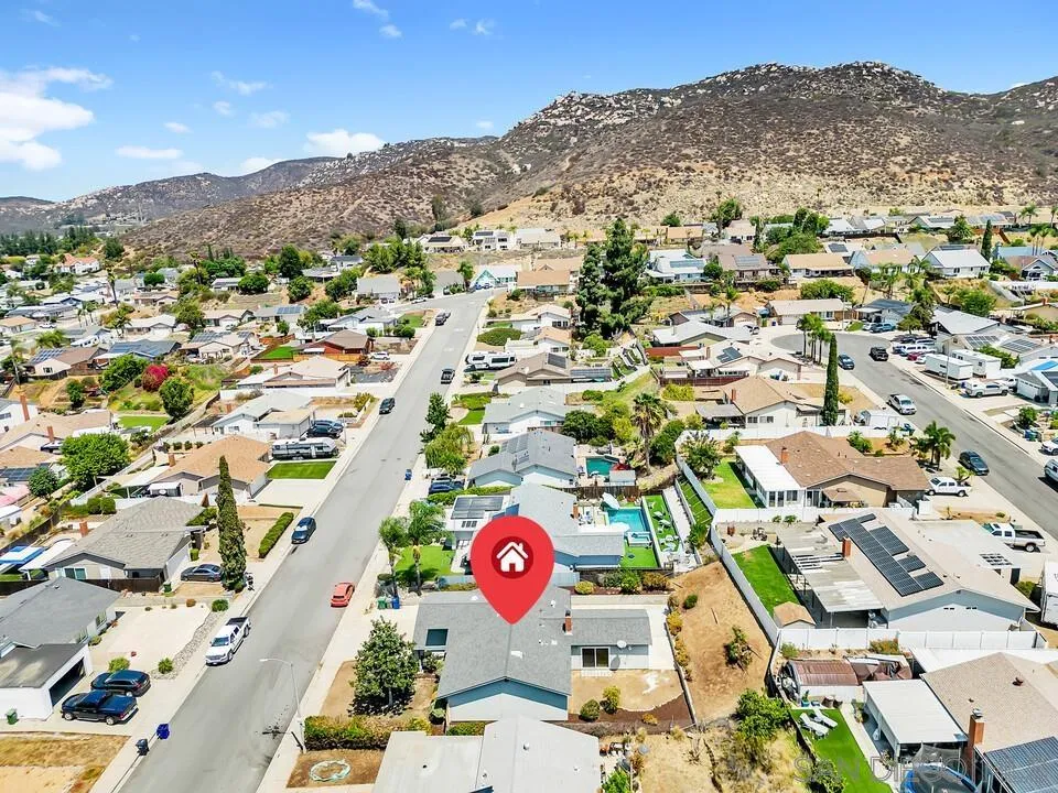 https://cdn.realtyfeed.com/cdn/127/260019807/2fb2d1b9ec0066bb5d7e23133f7bc1ad.webp