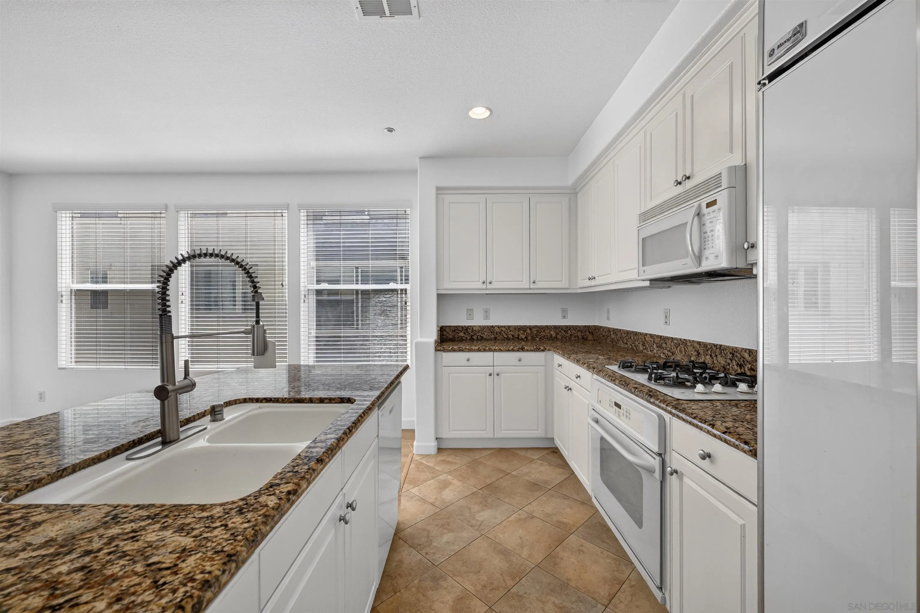 Photo #18: 260019812 Listing: Photo #18