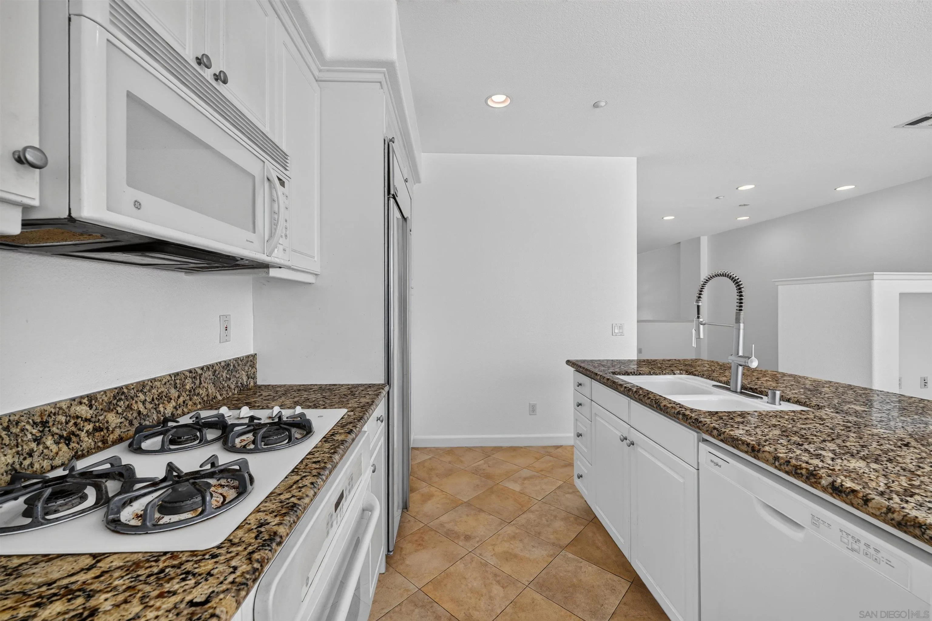 Photo #17: 260019812 Listing: Photo #17