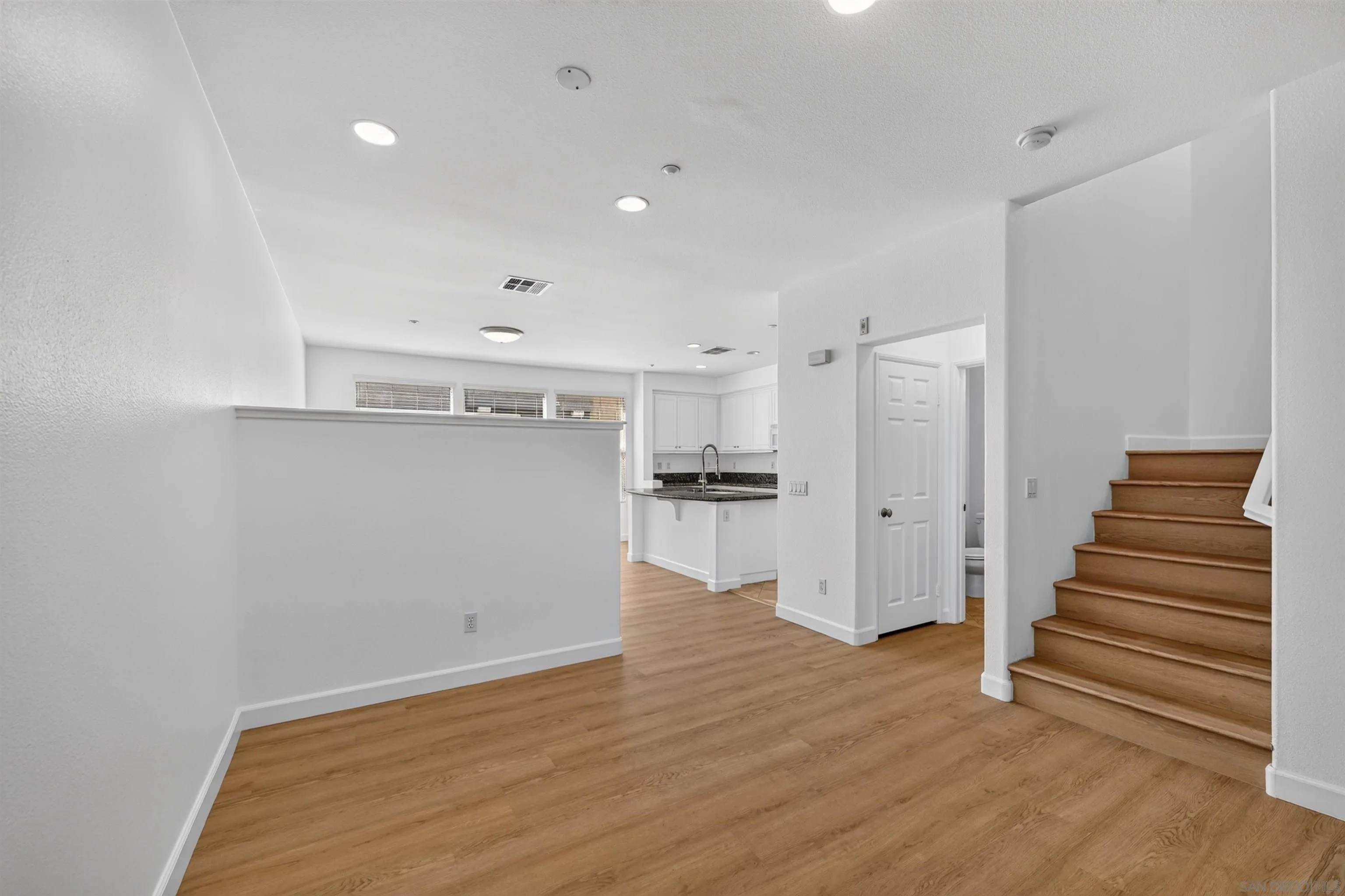 Photo #8: 260019812 Listing: Photo #8