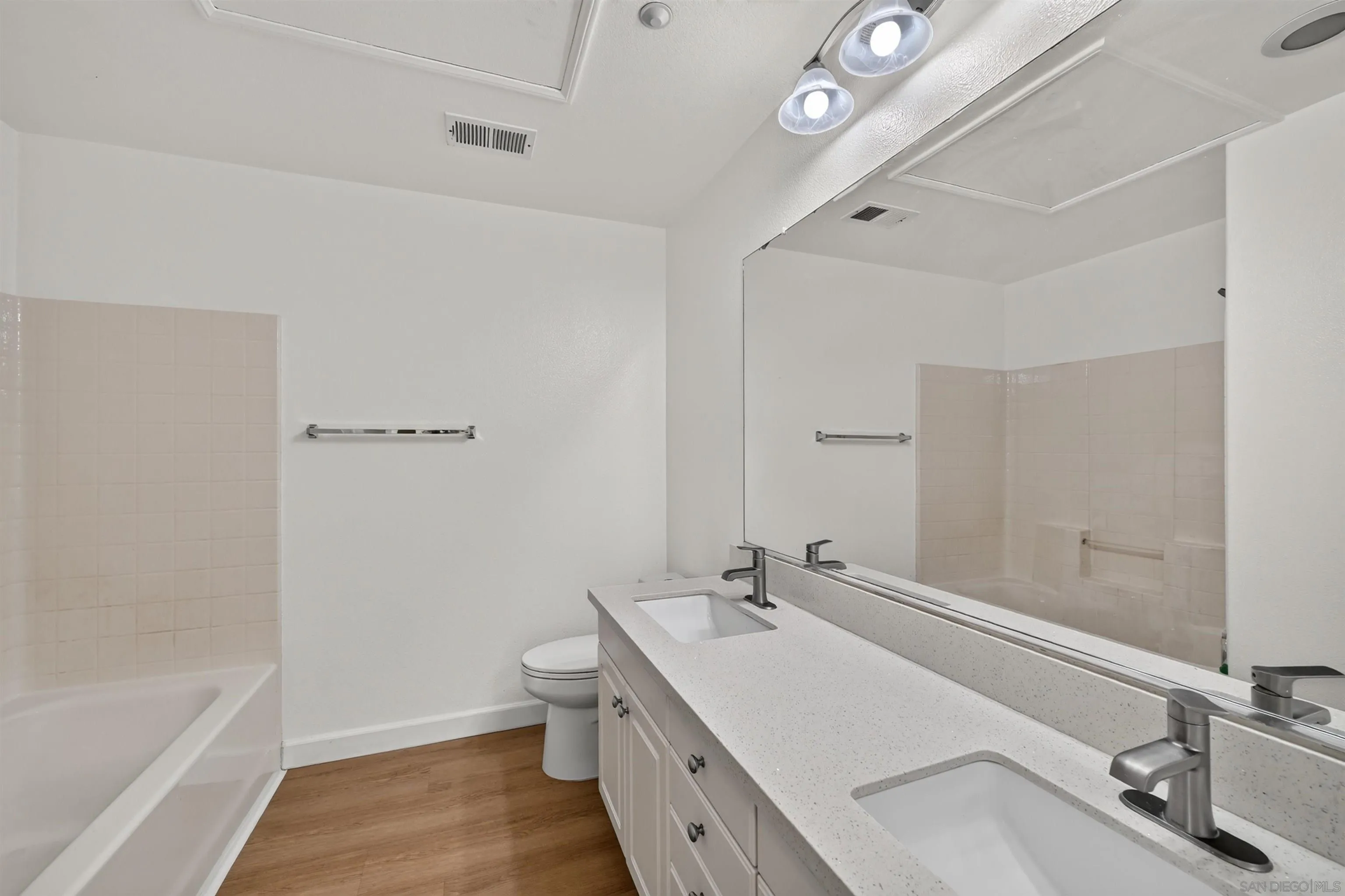 Photo #25: 260019812 Listing: Photo #25