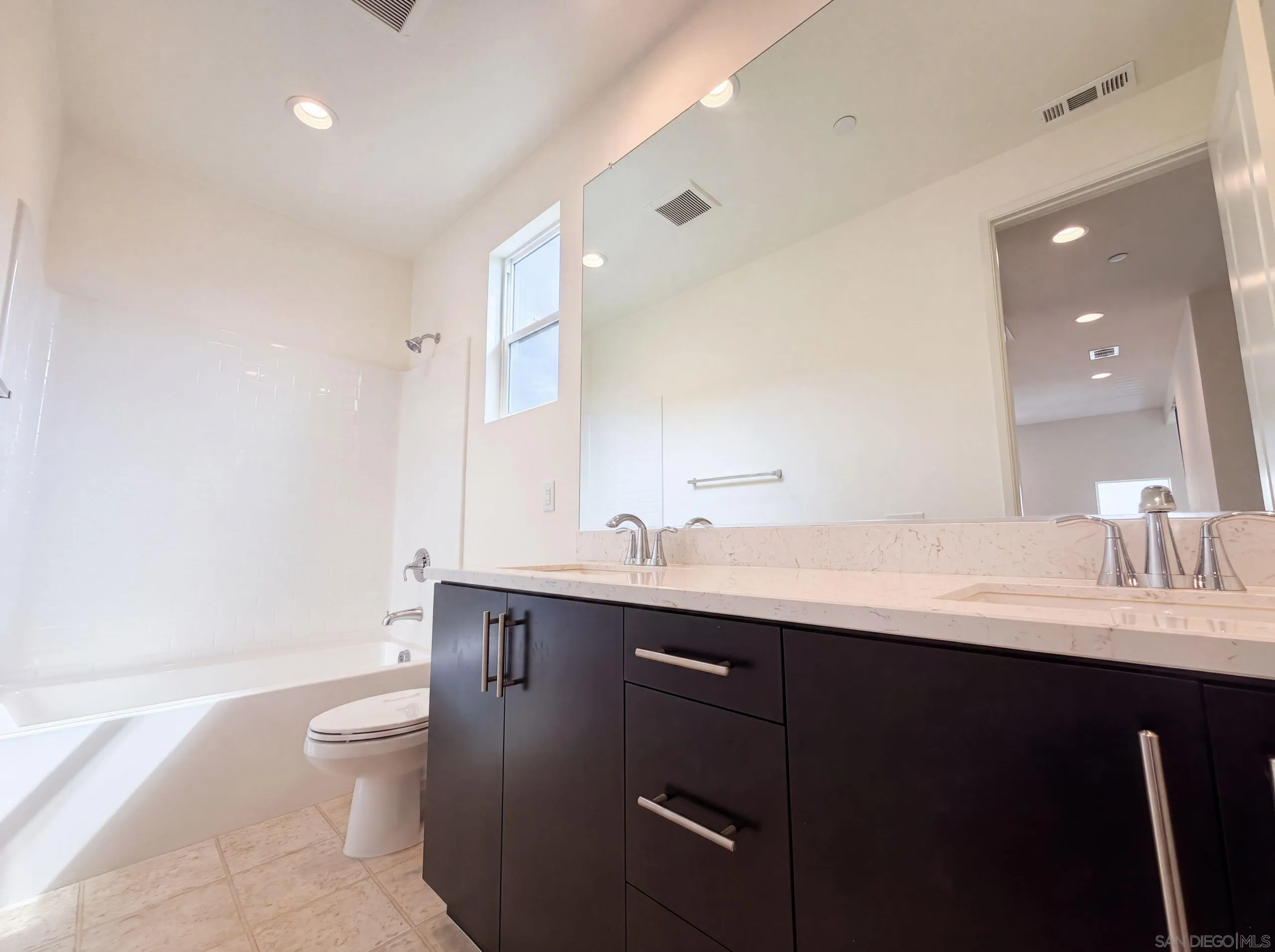 https://cdn.realtyfeed.com/cdn/127/260019815/5ccadf38e8d6c5ea1d443b757a297ba6.webp