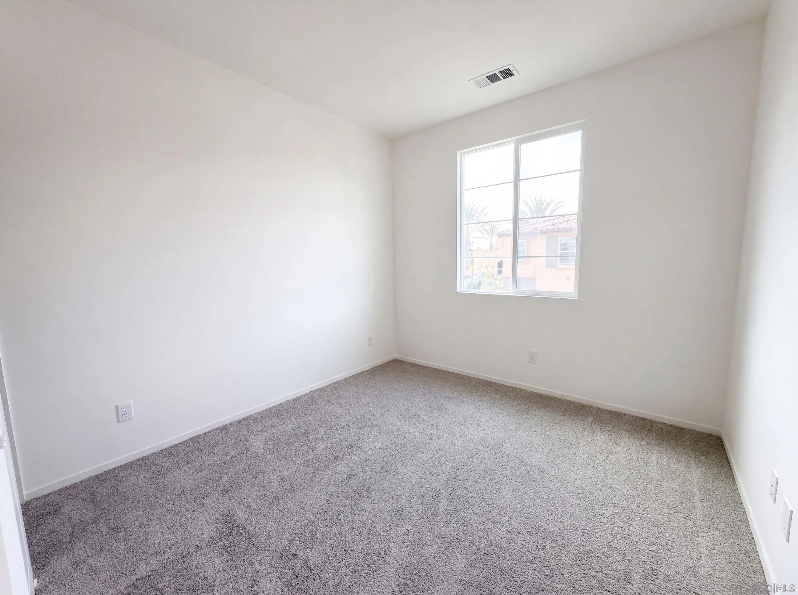 https://cdn.realtyfeed.com/cdn/127/260019815/71451fa664b0a9f54f6b74a5b51c0c54.webp