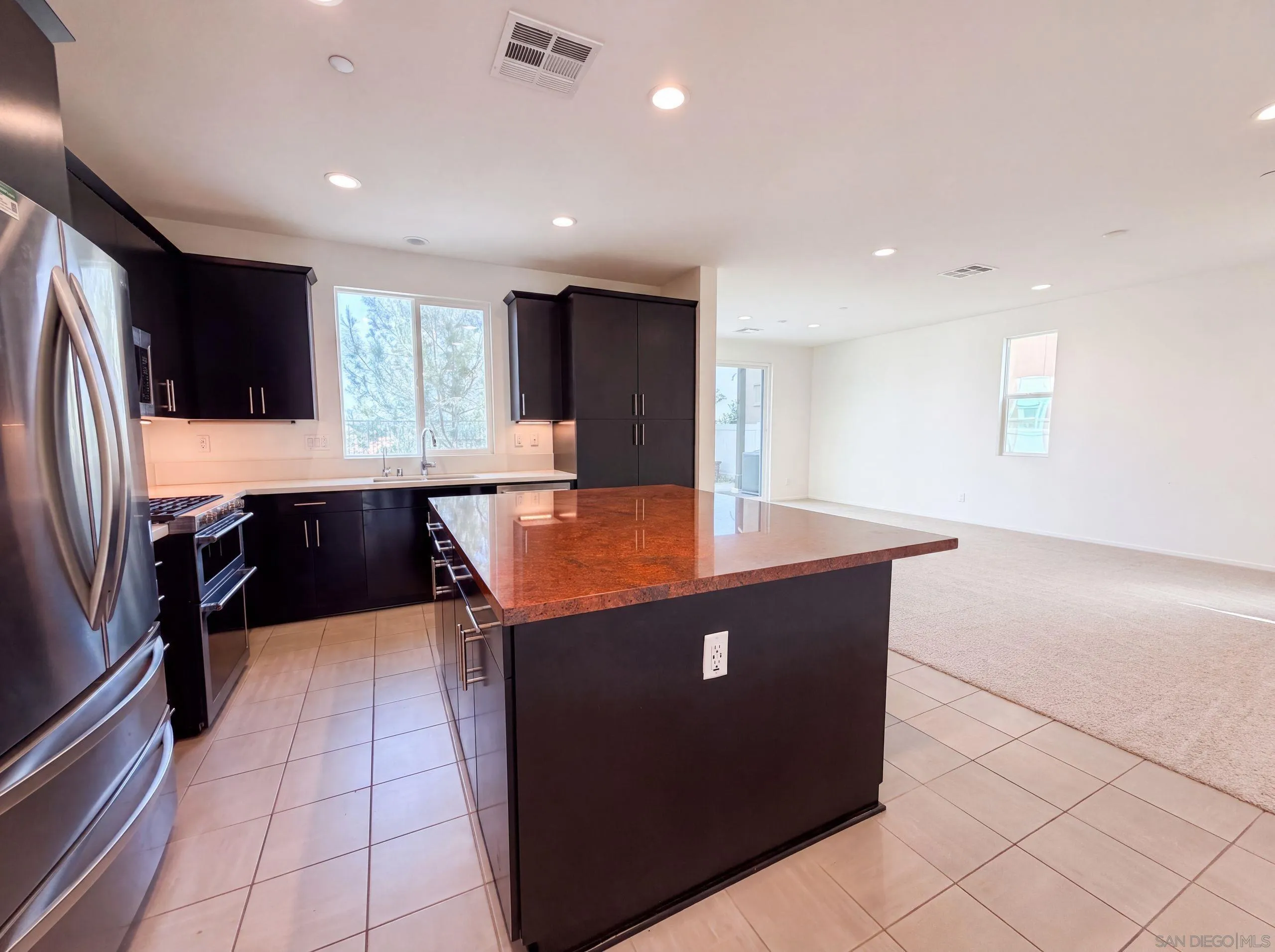 https://cdn.realtyfeed.com/cdn/127/260019815/99567d5cb1b47a63d6cedc14fdfeb20f.webp