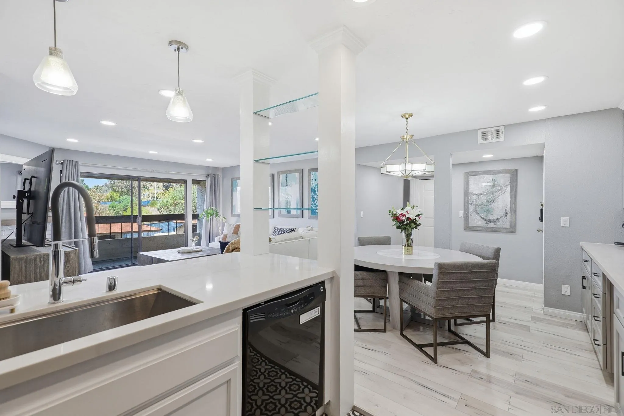 Photo #12: 260019818 Listing: Photo #12