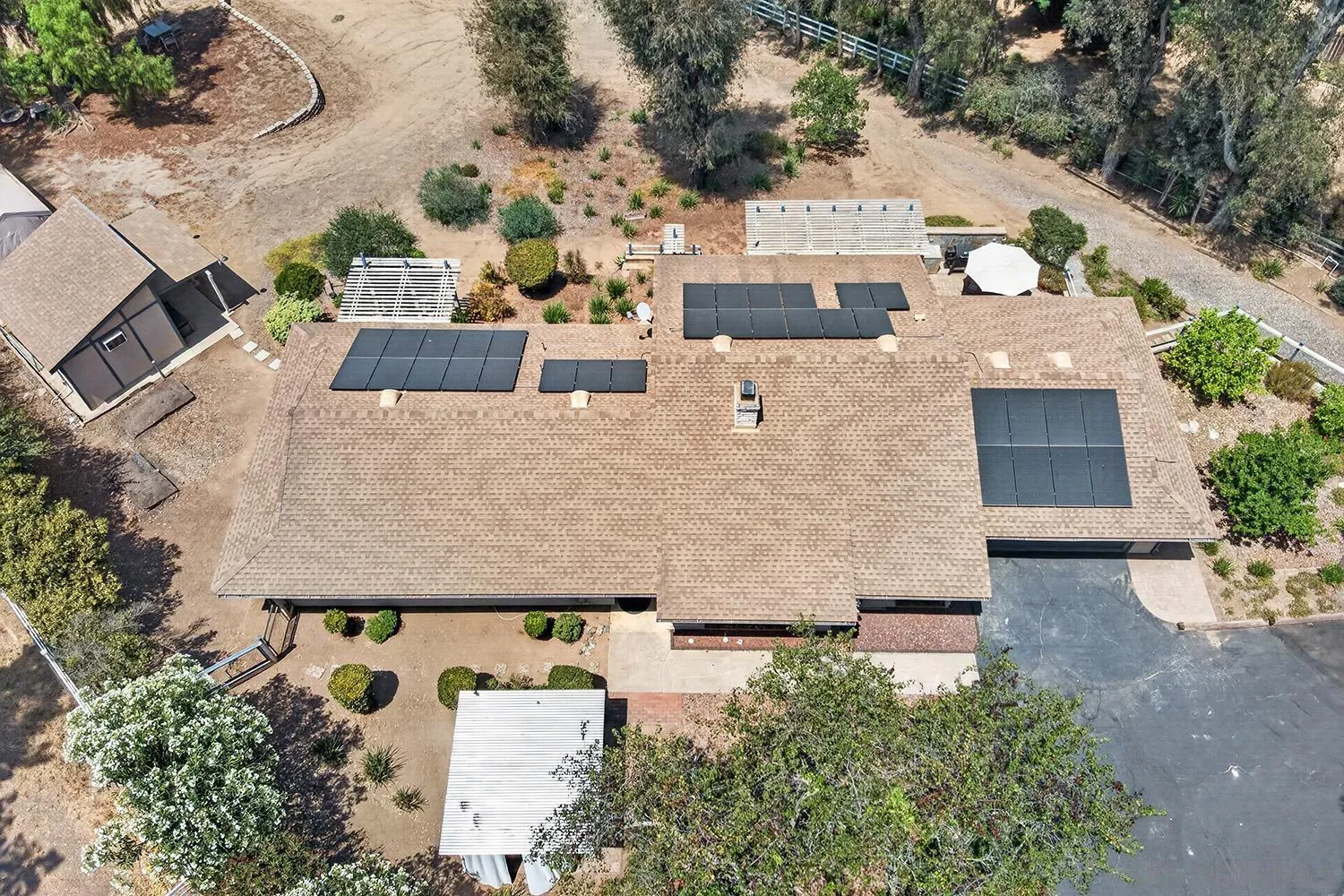 https://cdn.realtyfeed.com/cdn/127/260019819/3c558cdde1943f117cb33ee4101c0c5b.webp