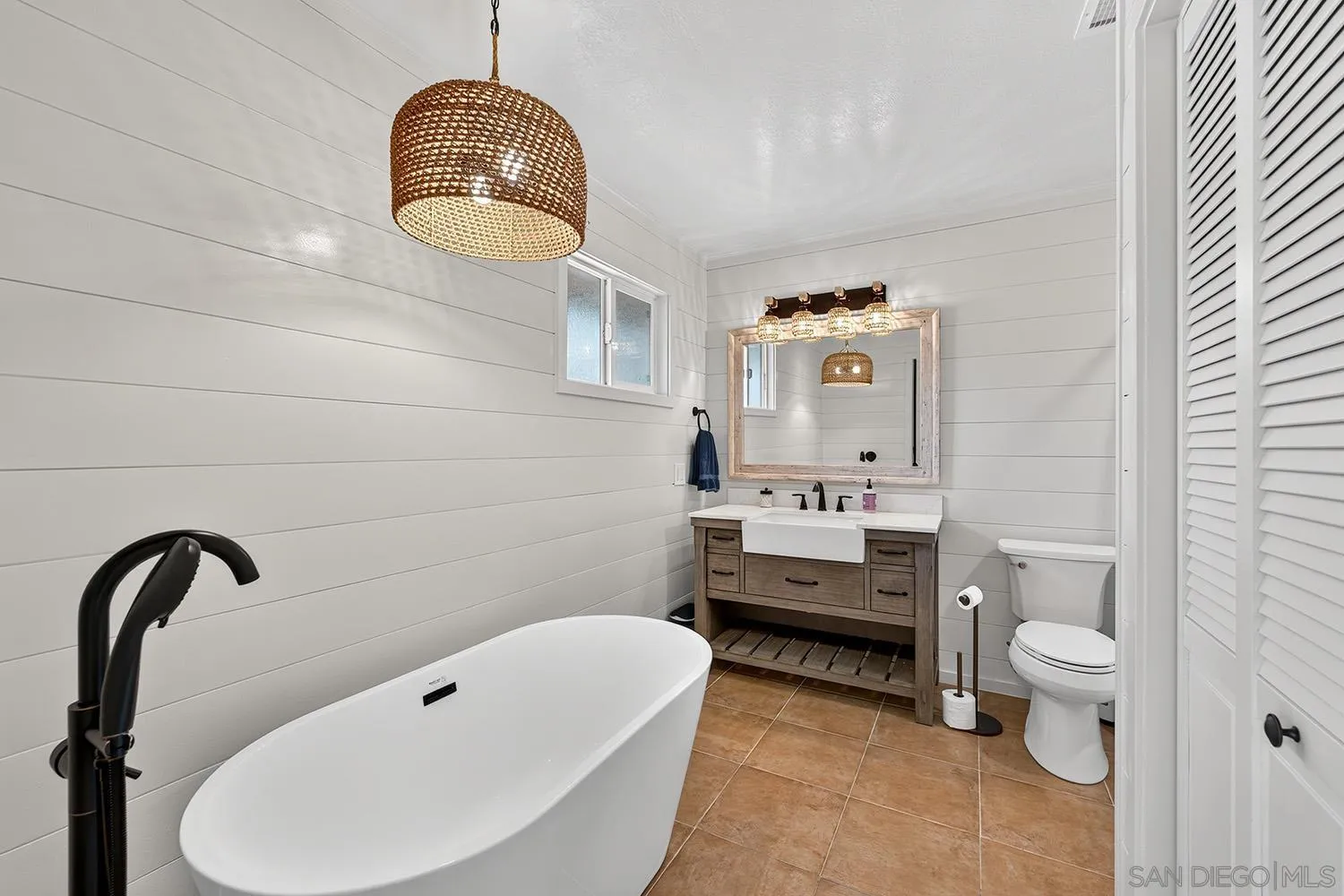 https://cdn.realtyfeed.com/cdn/127/260019819/3c87a0ab854c0011f41b978495d075a6.webp