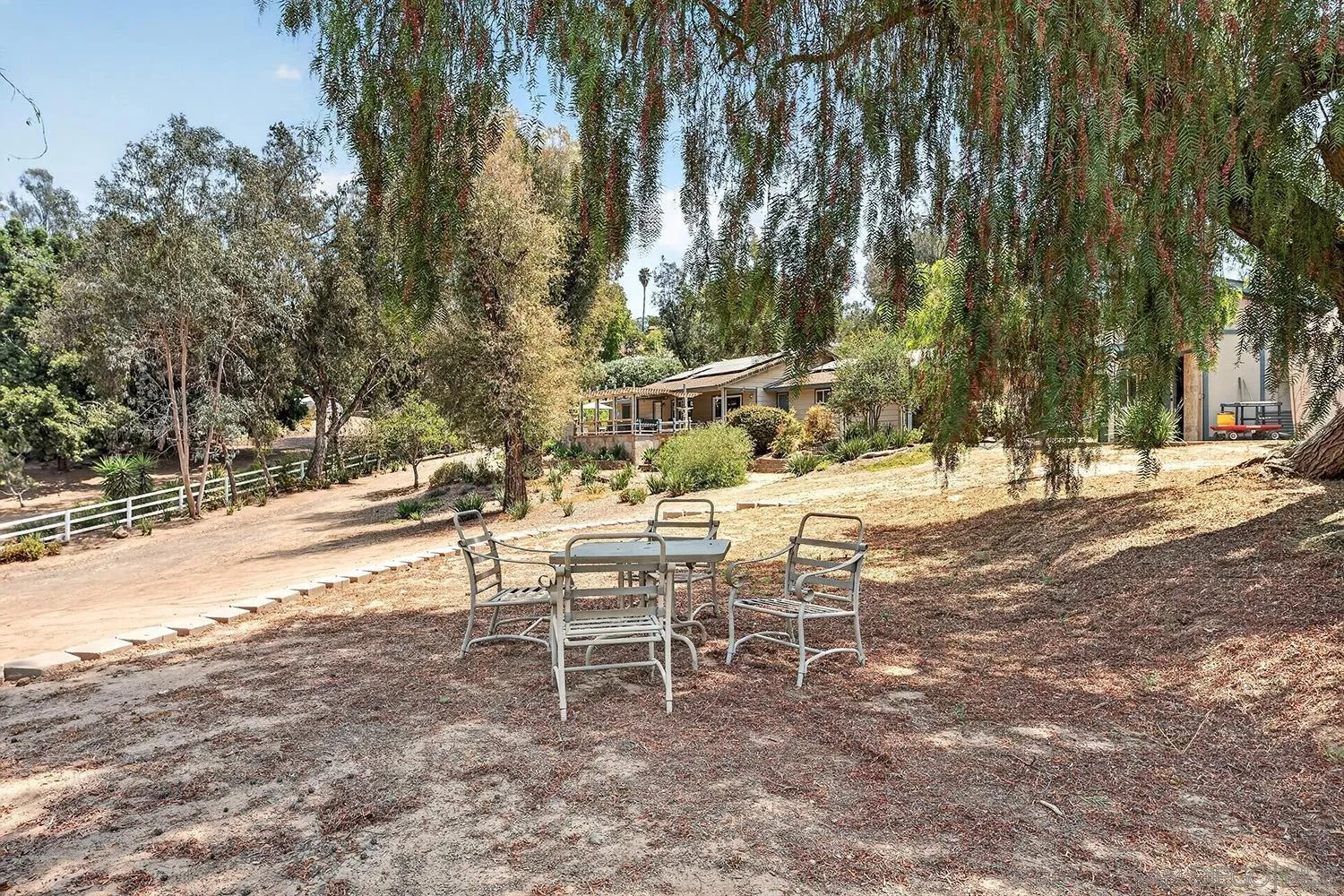 https://cdn.realtyfeed.com/cdn/127/260019819/5b91ae2db1070e3a3b10105fef474137.webp