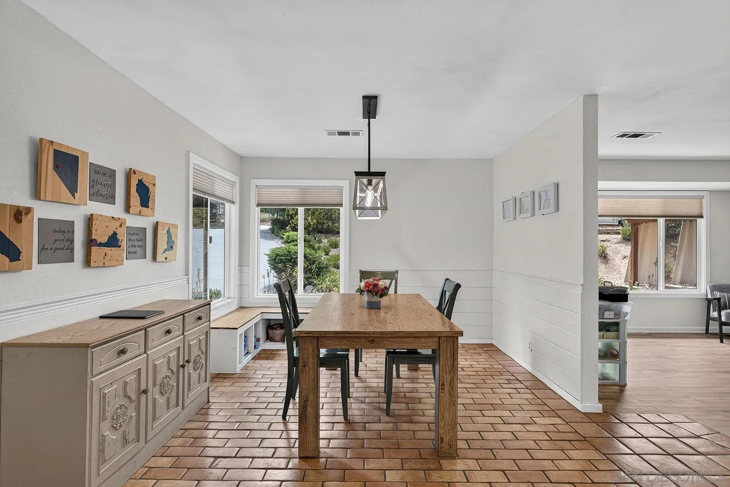 https://cdn.realtyfeed.com/cdn/127/260019819/9478c0a37b0cda0614f1d69cdd2d95ae.webp