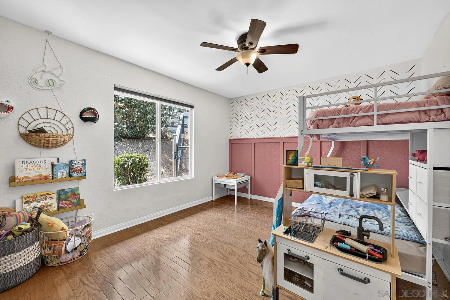 https://cdn.realtyfeed.com/cdn/127/260019819/b2cc0830aca82dc2ee28a5af759df099.webp
