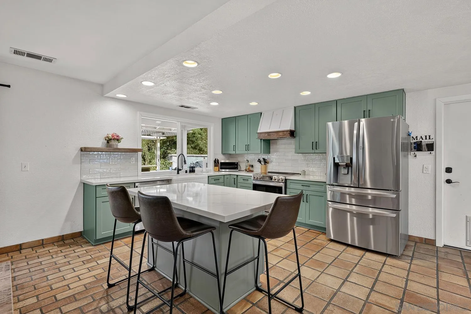 https://cdn.realtyfeed.com/cdn/127/260019819/ca11fffc9b1a501e54d3f1c8221c3fe6.webp