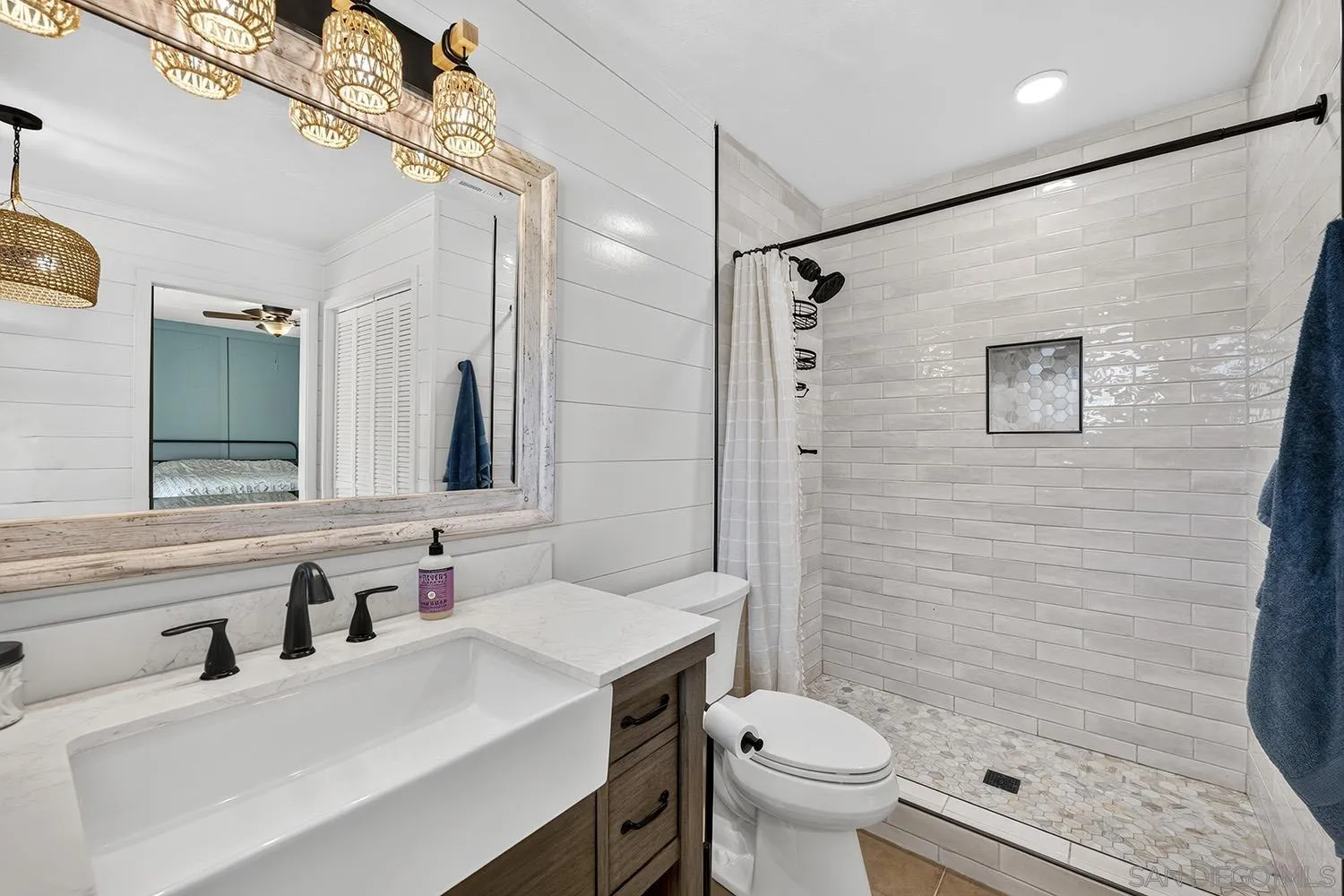 https://cdn.realtyfeed.com/cdn/127/260019819/e45d11f628b59d8720a0f26b5e79bd18.webp