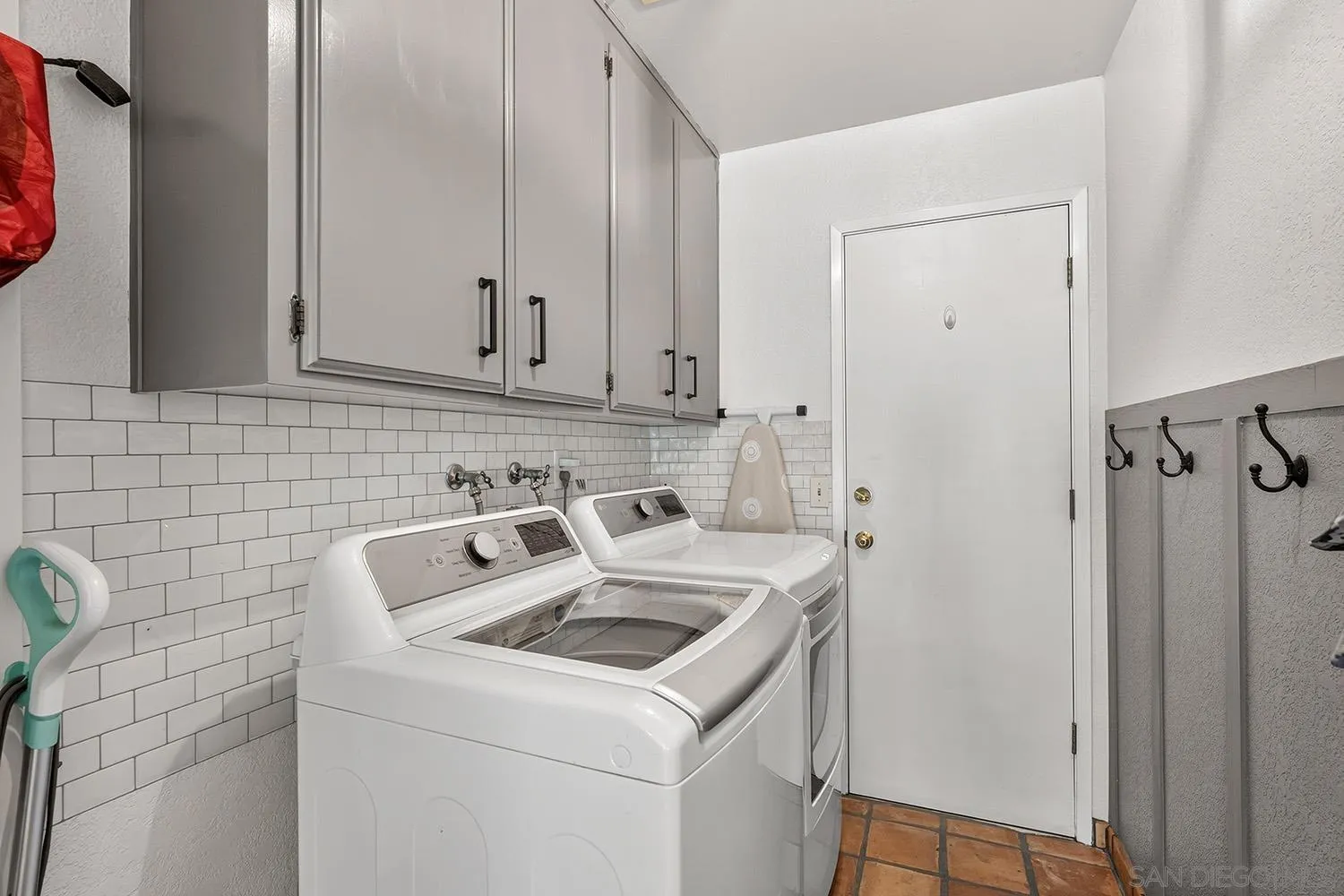 https://cdn.realtyfeed.com/cdn/127/260019819/f331d3d80b2ef4845376d31e265005a7.webp