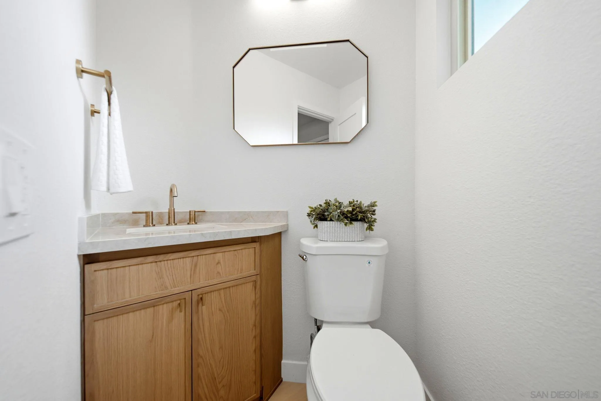 Photo #13: 260019823 Listing: Photo #13