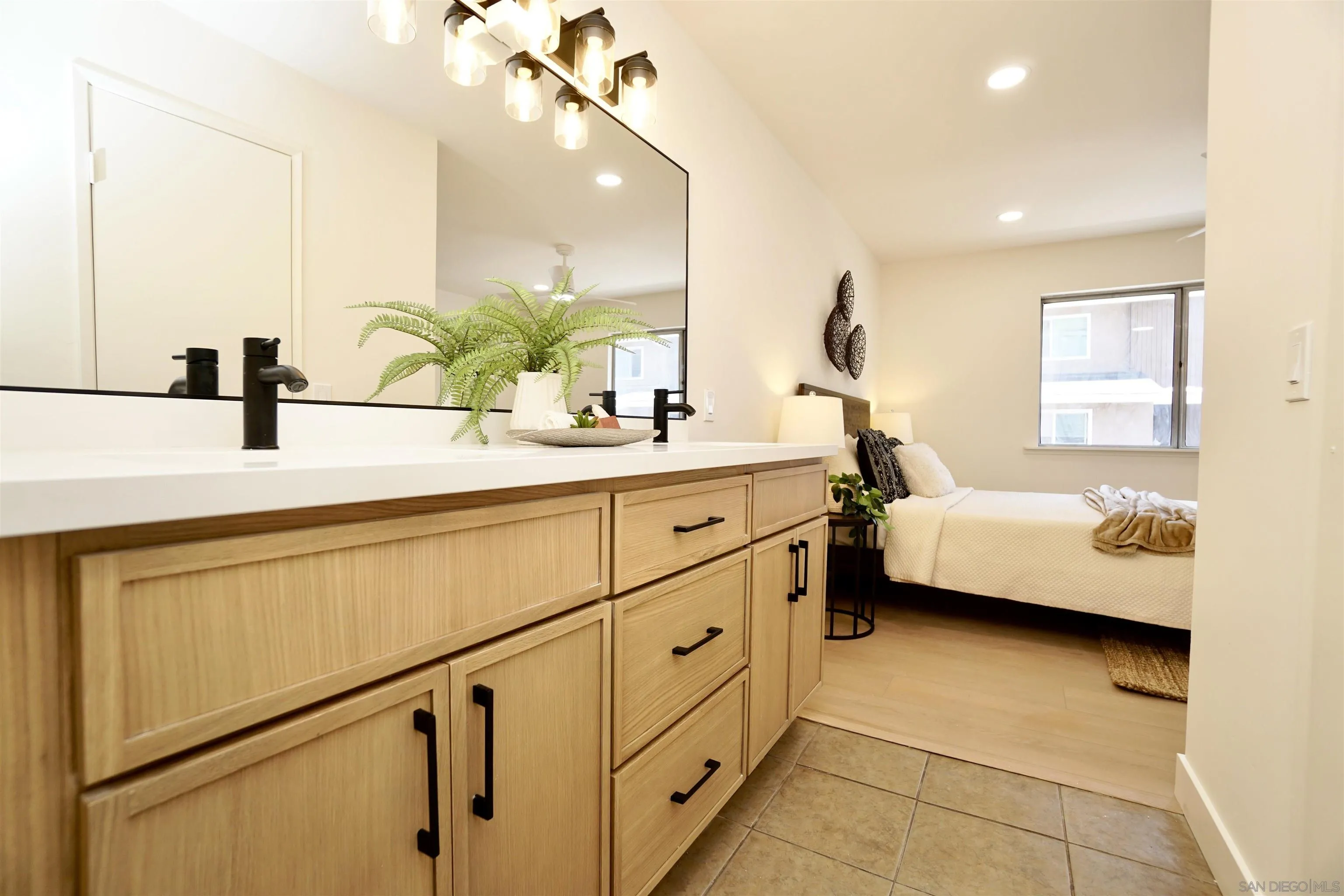 https://cdn.realtyfeed.com/cdn/127/260019824/560051d9c6e48f8bda05128fcd68fb37.webp