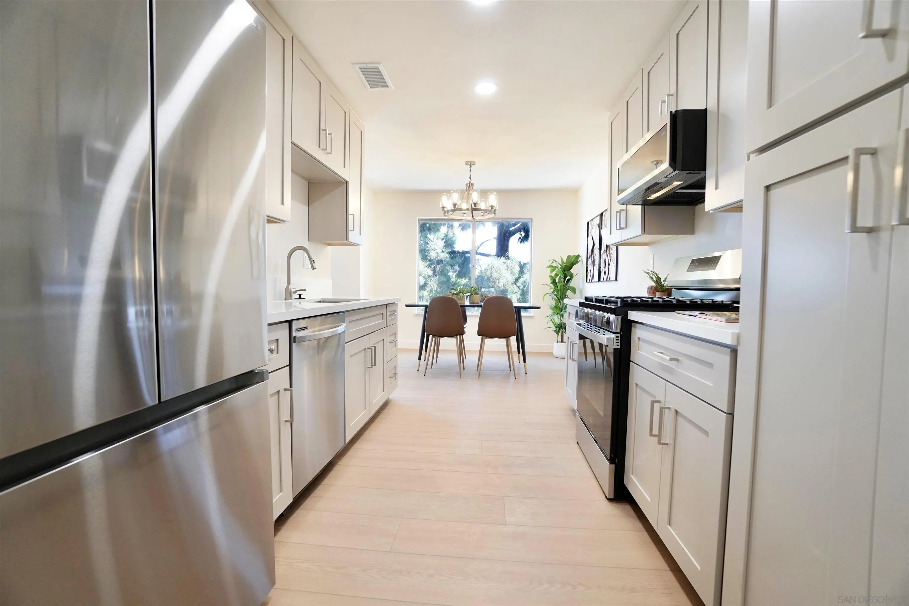 https://cdn.realtyfeed.com/cdn/127/260019824/5bb66d9e780e115ce974e090784cfe35.webp