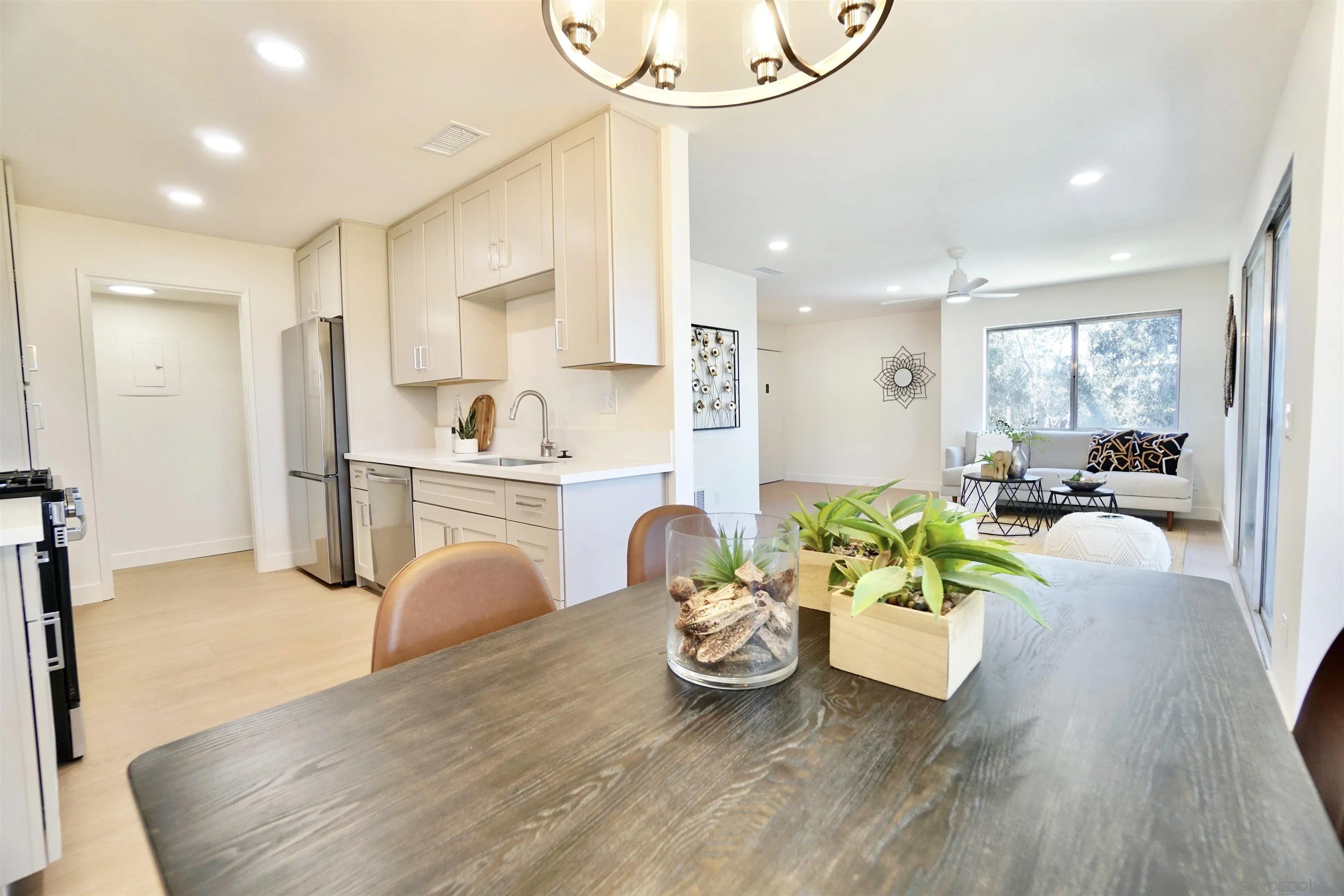 https://cdn.realtyfeed.com/cdn/127/260019824/640a7d82d755c0989d5951a07edede41.webp
