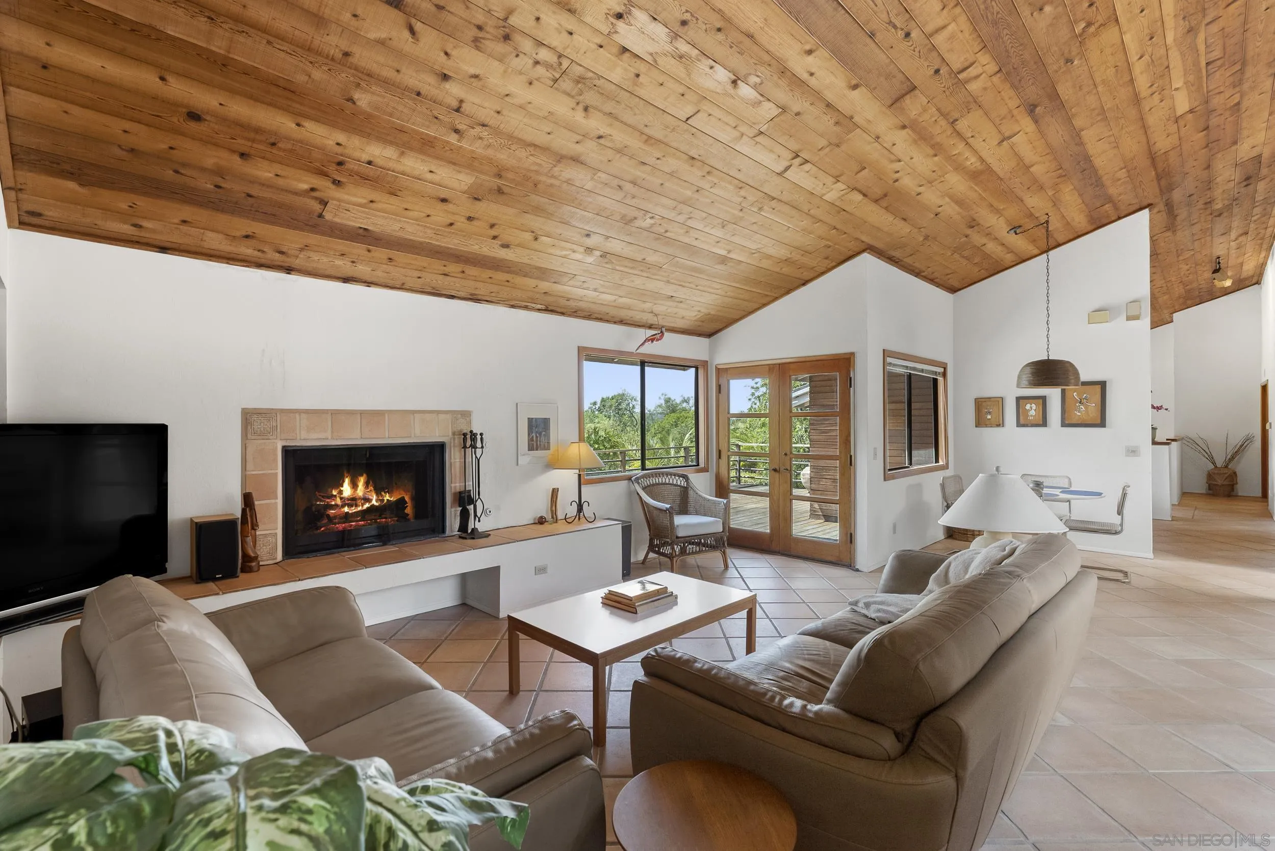https://cdn.realtyfeed.com/cdn/127/260019829/44e451fb63edcc866e99643dea115a29.webp
