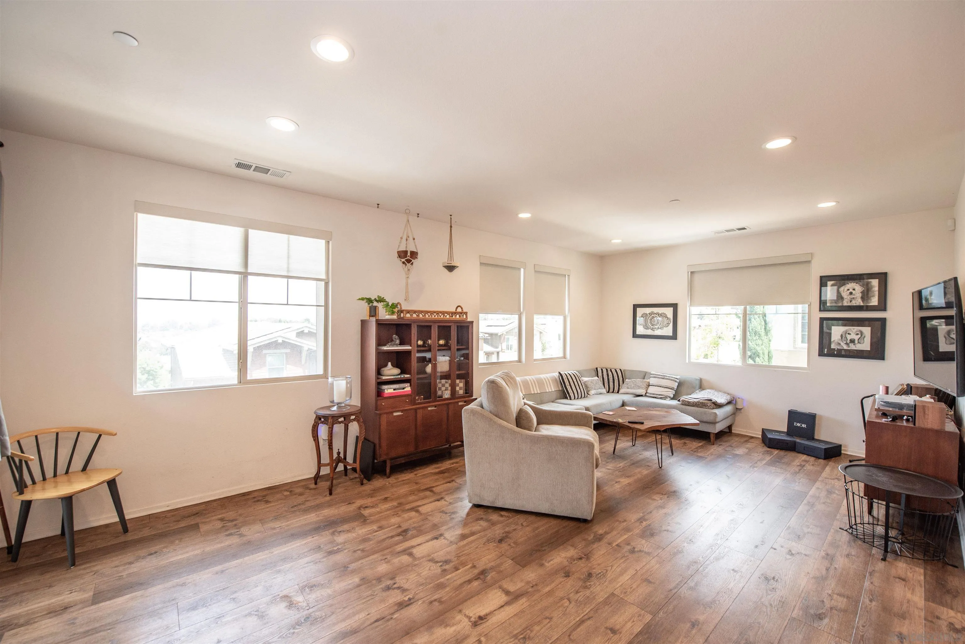 https://cdn.realtyfeed.com/cdn/127/260019830/08fb1c0716c7bac63ca69758a72dd6a9.webp