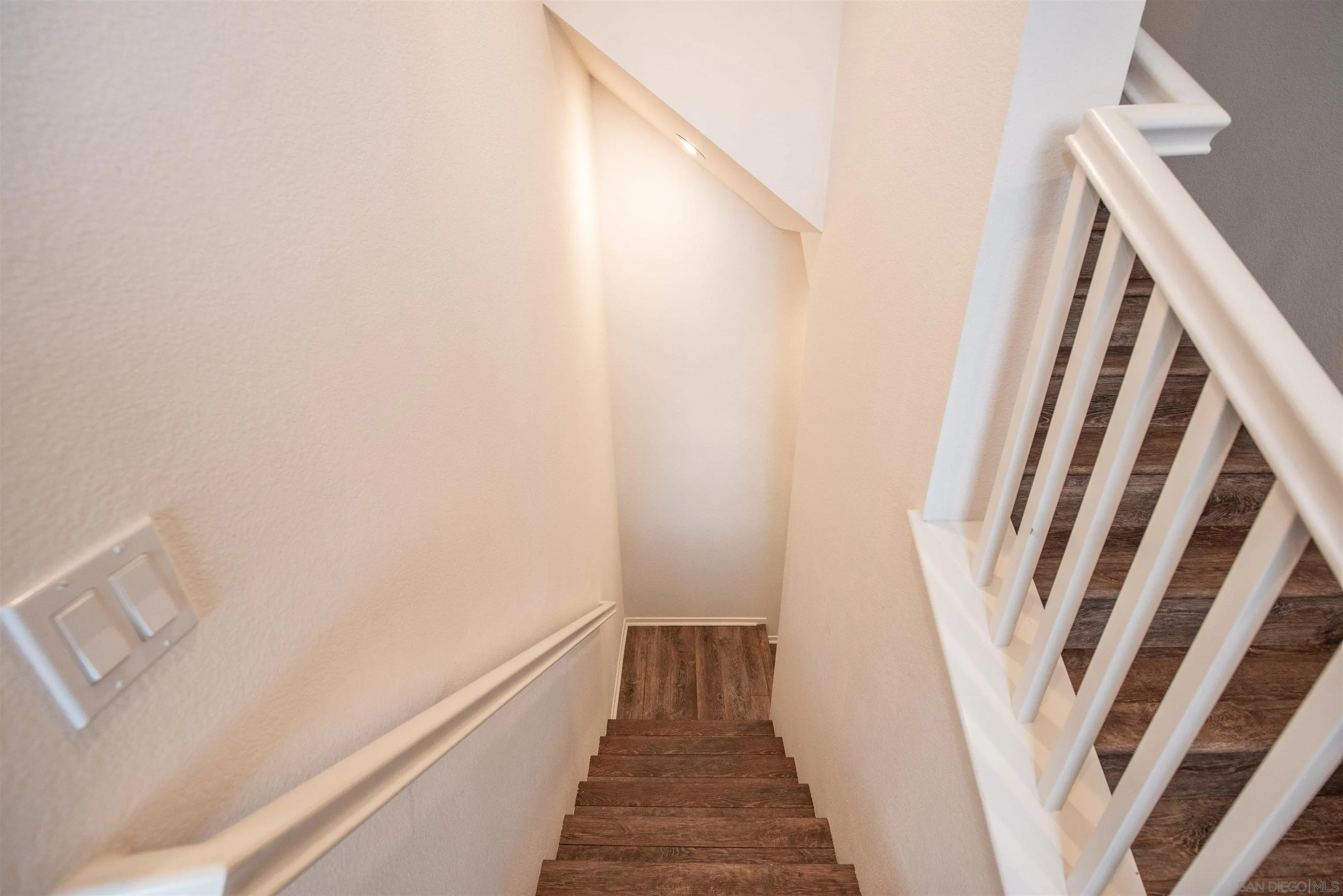 https://cdn.realtyfeed.com/cdn/127/260019830/208cb511ae4755105a071429d1571b4a.webp