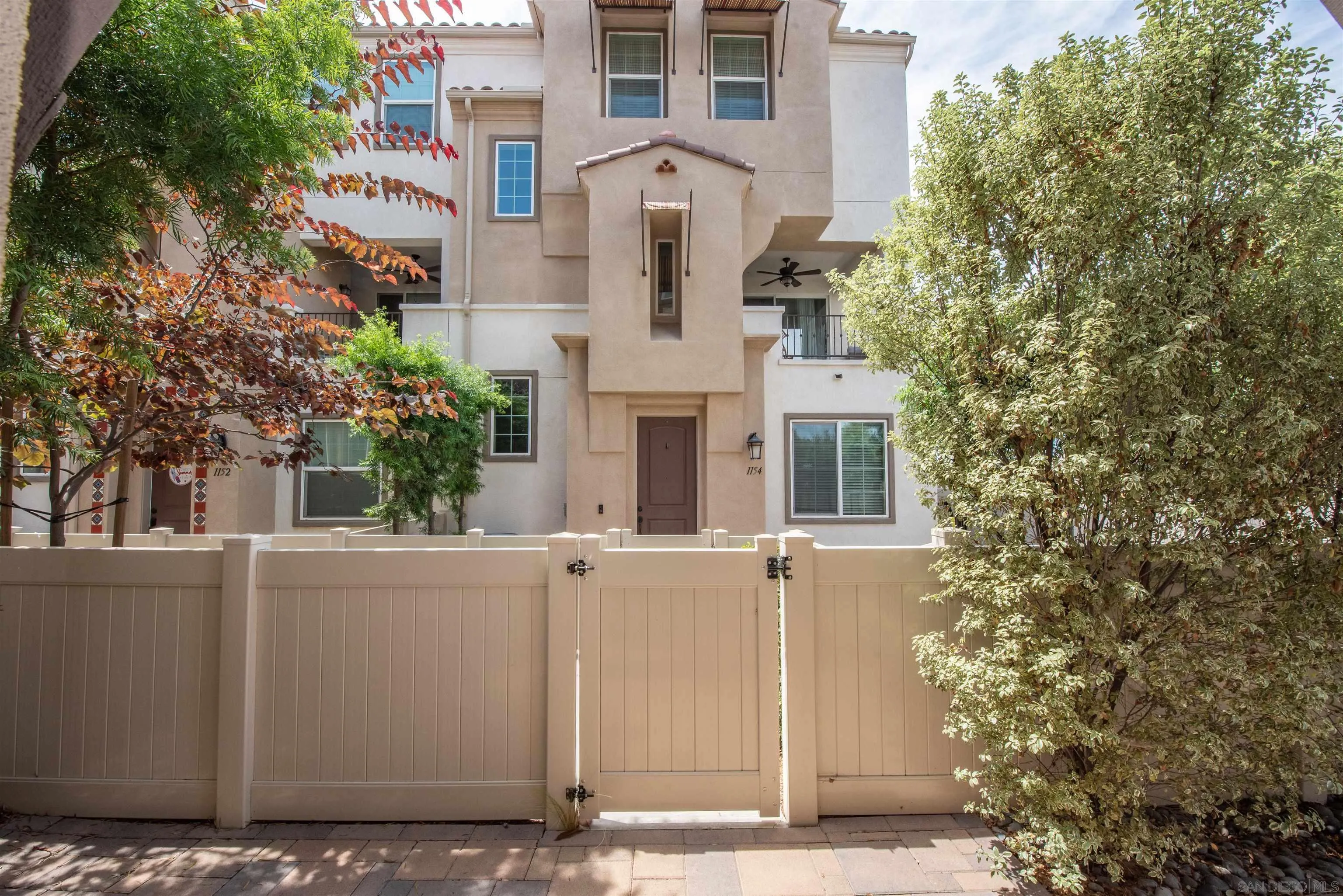 https://cdn.realtyfeed.com/cdn/127/260019830/423ff859cad0c52c5a17479c043233f3.webp