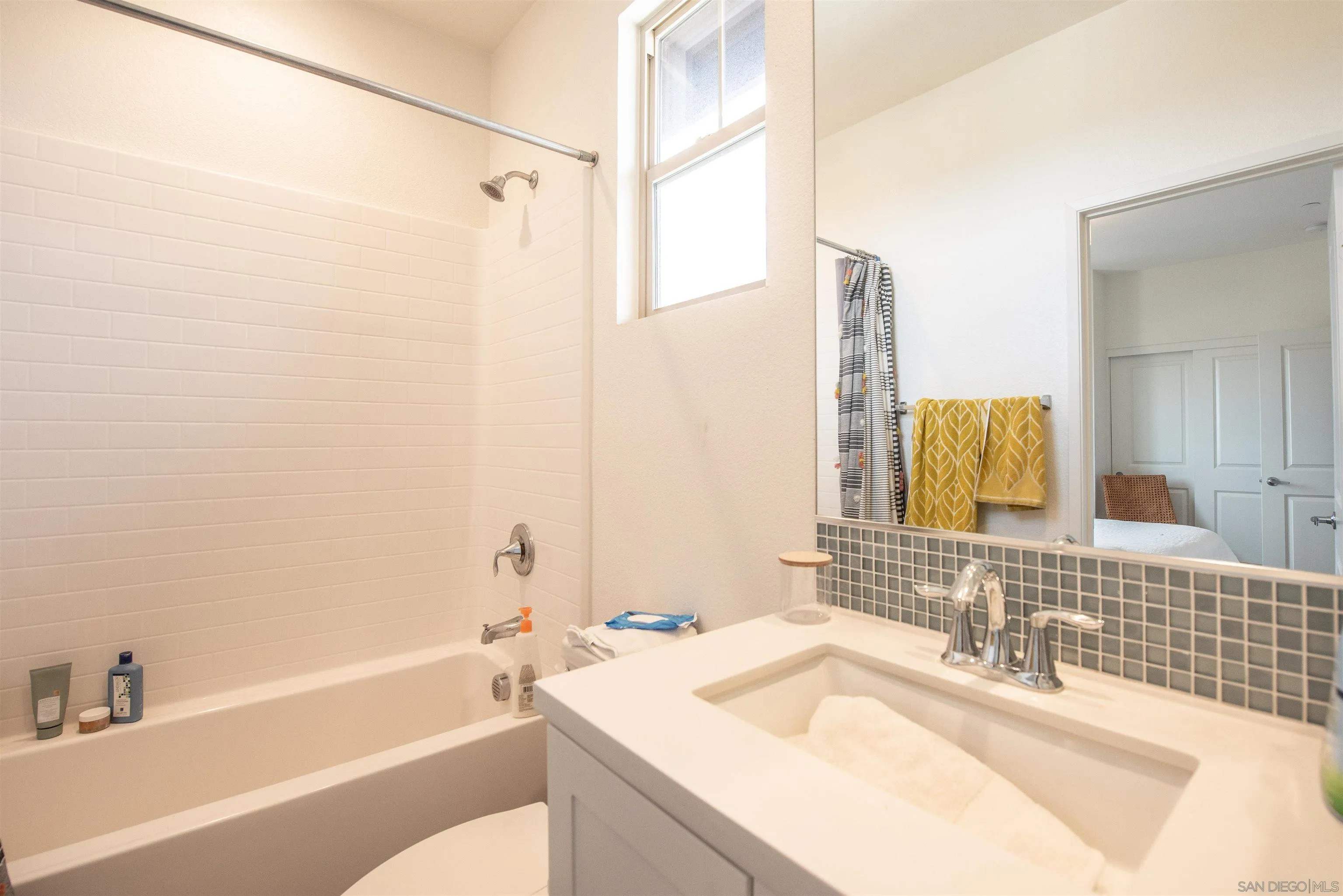 https://cdn.realtyfeed.com/cdn/127/260019830/4384795e6444bf4d59bb33d90c34cc8c.webp