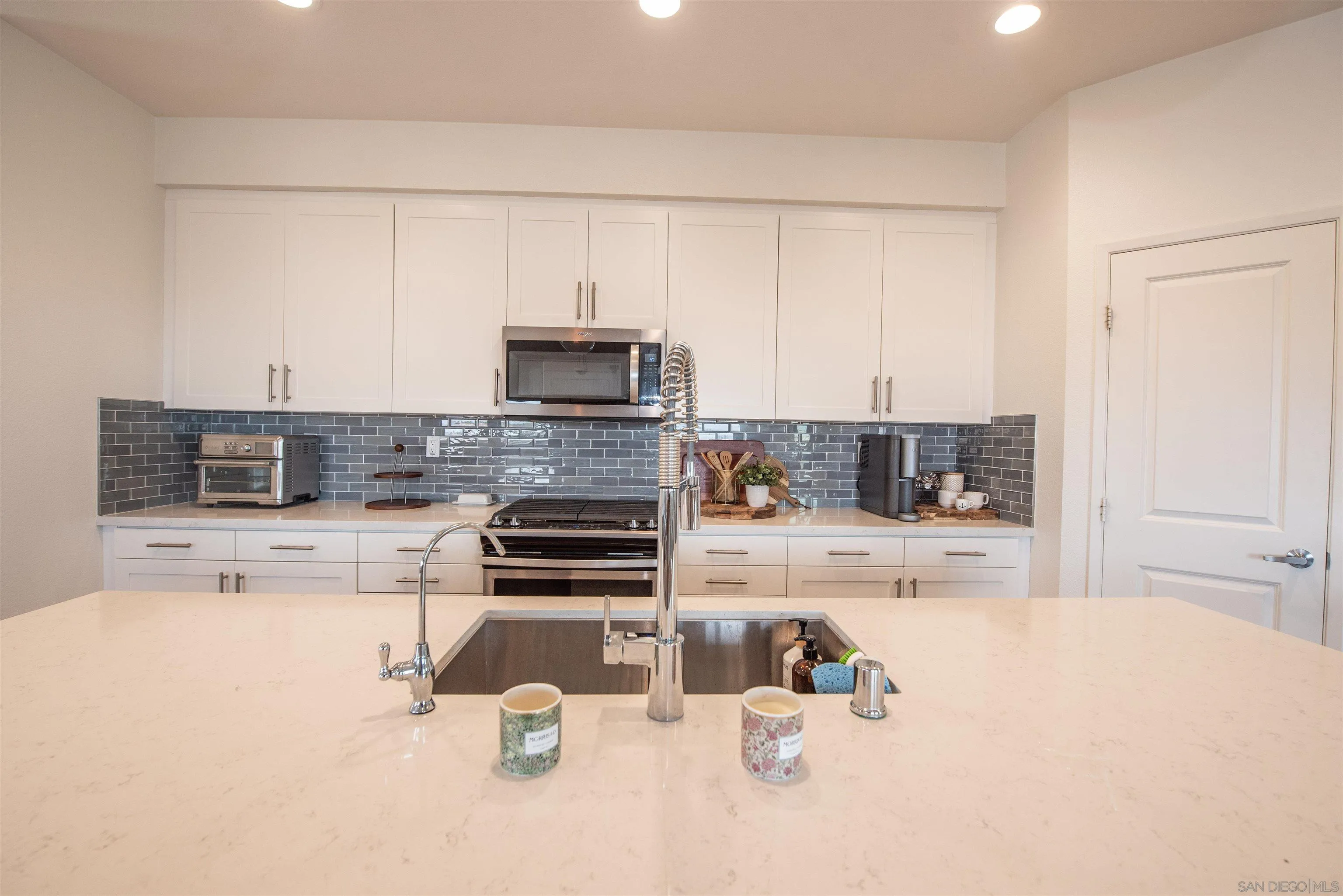 https://cdn.realtyfeed.com/cdn/127/260019830/5191878489cdfbb2677e139af20254cc.webp