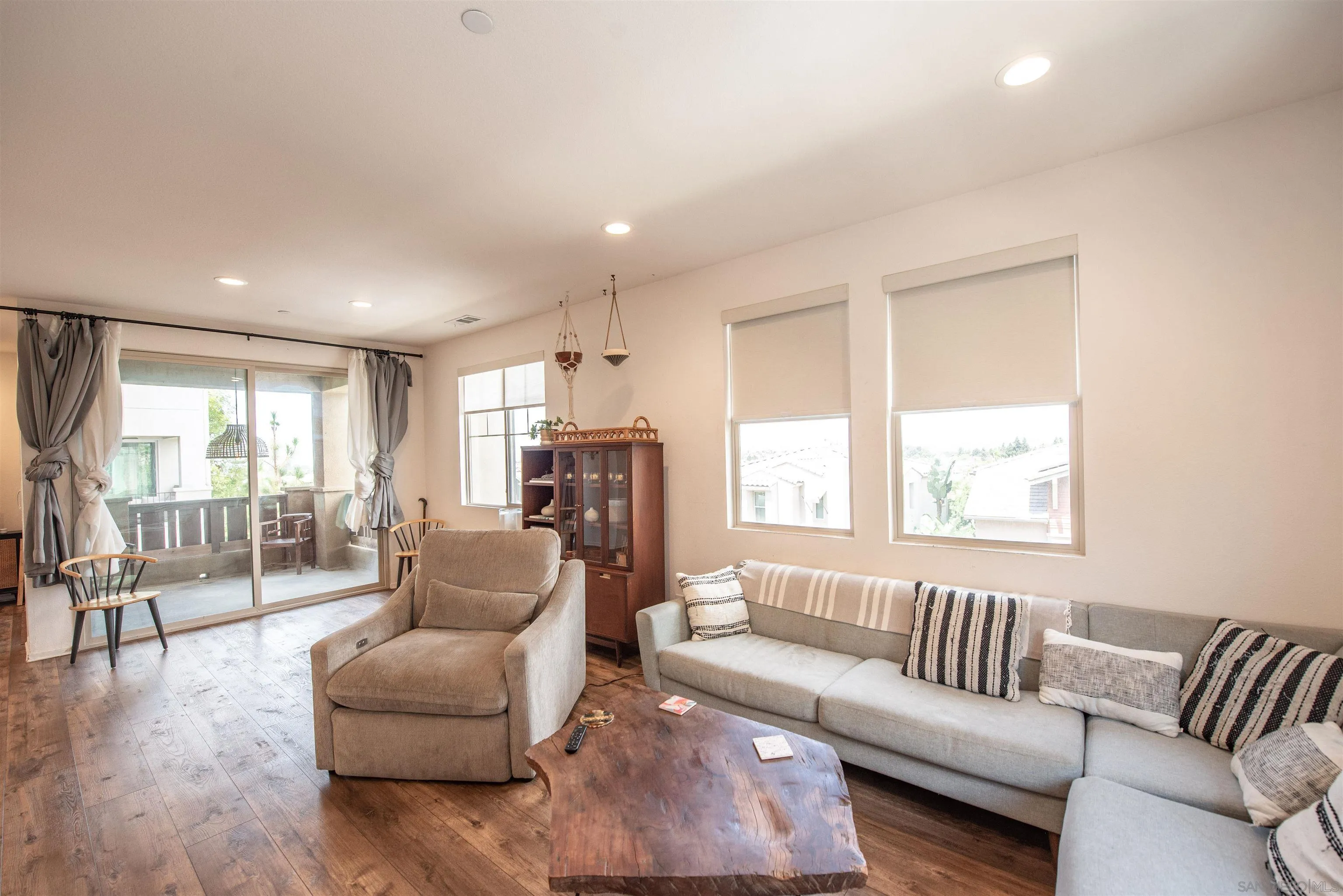 https://cdn.realtyfeed.com/cdn/127/260019830/52e81d468b4d2cb53ca0b6daa6f586b6.webp