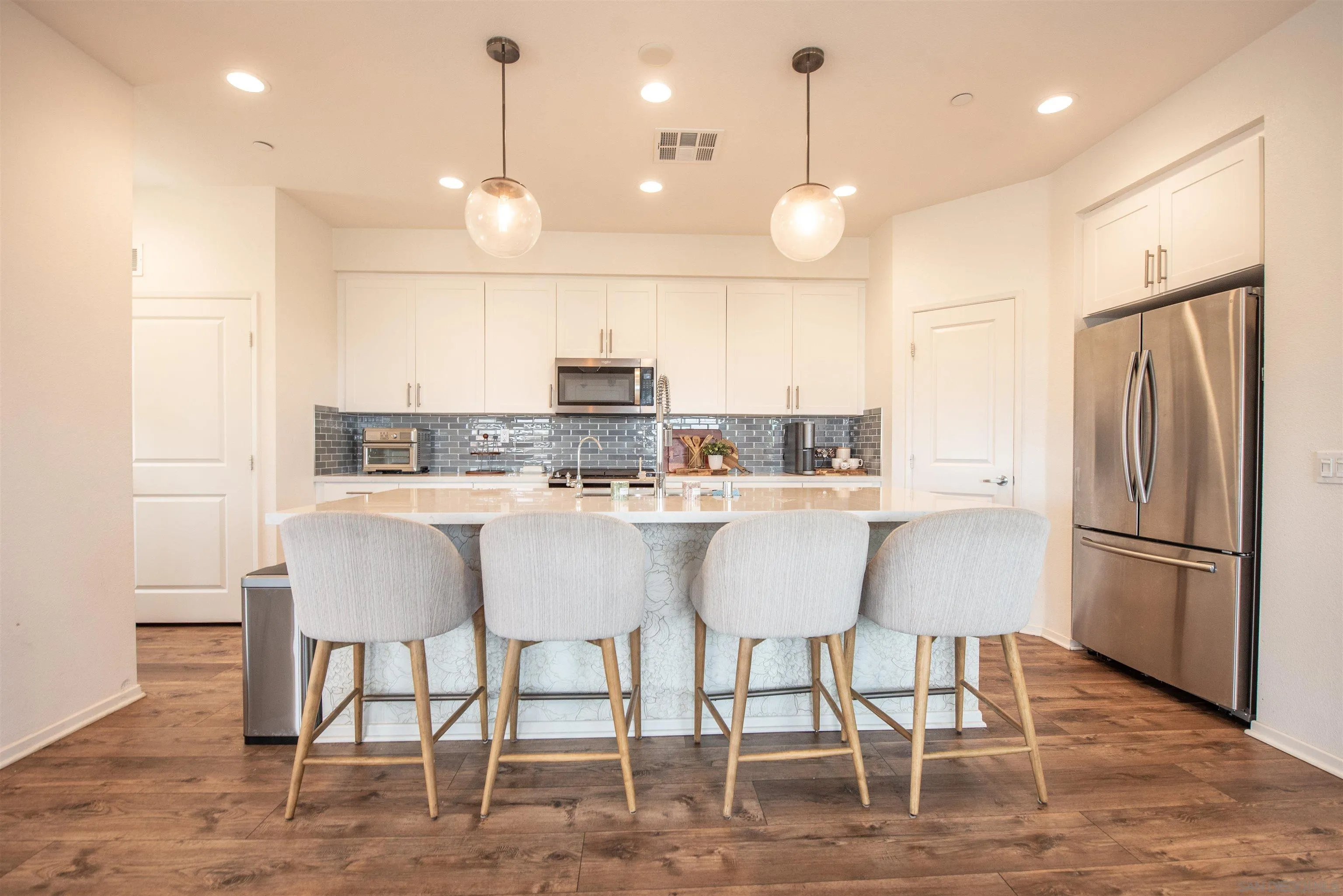 https://cdn.realtyfeed.com/cdn/127/260019830/6dc8250d5dc979059d28843f27d6a10f.webp