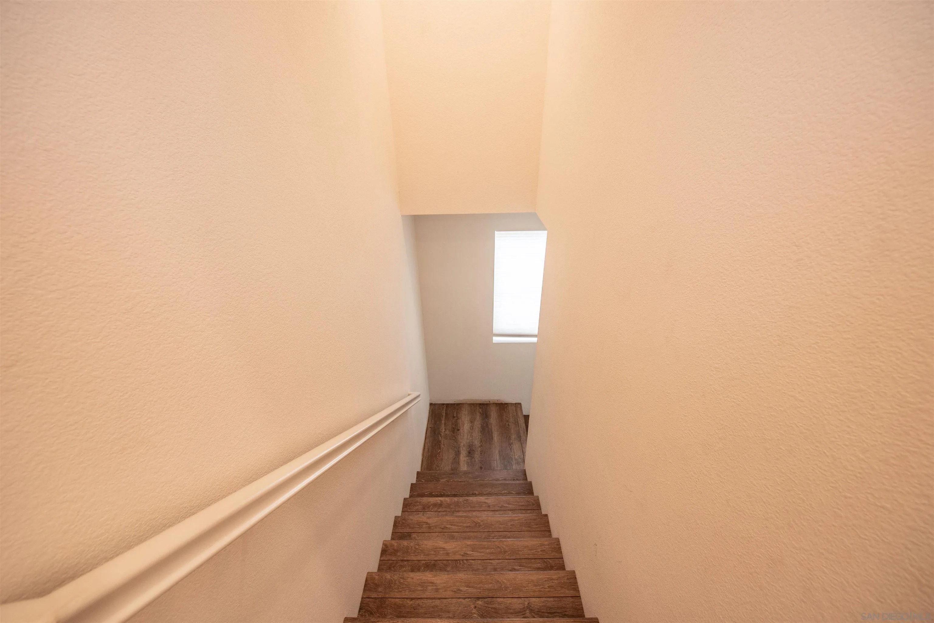 https://cdn.realtyfeed.com/cdn/127/260019830/709ef20830310339e72f90de58707b54.webp