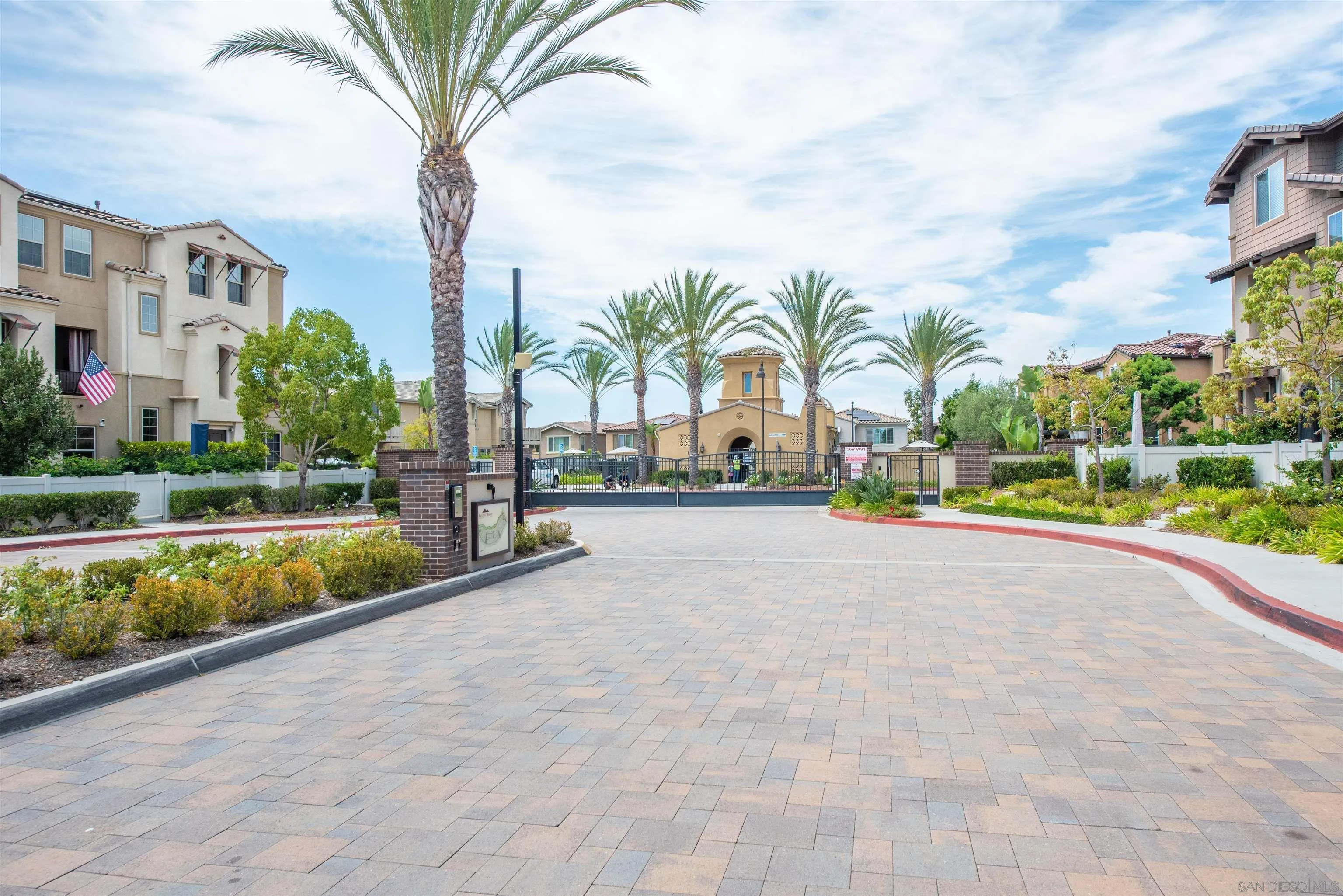 https://cdn.realtyfeed.com/cdn/127/260019830/711c6554b63de5b2448cf3f87f26d18e.webp