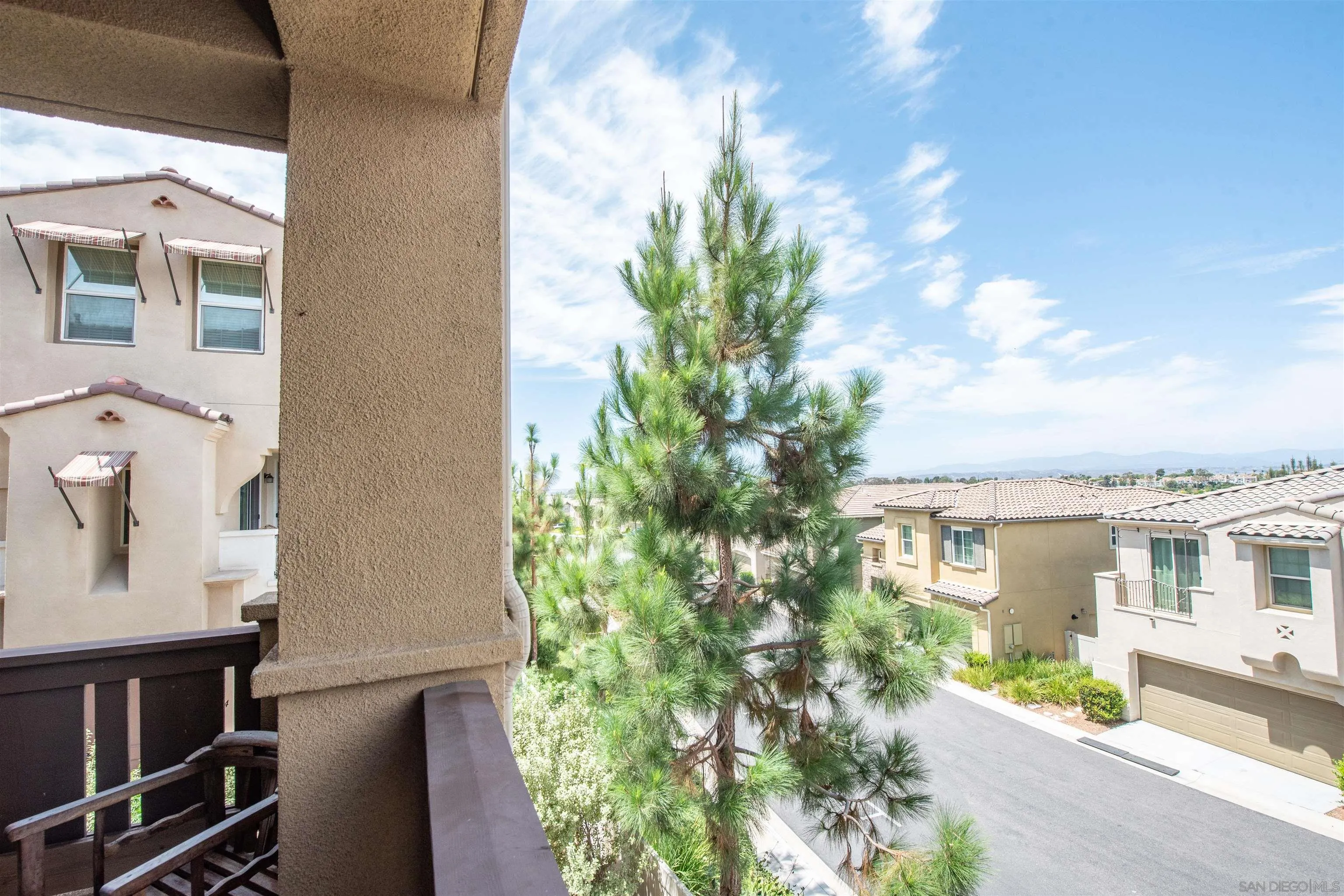 https://cdn.realtyfeed.com/cdn/127/260019830/85ddb02a0e4bebe6cdb5ce1ae726f75e.webp