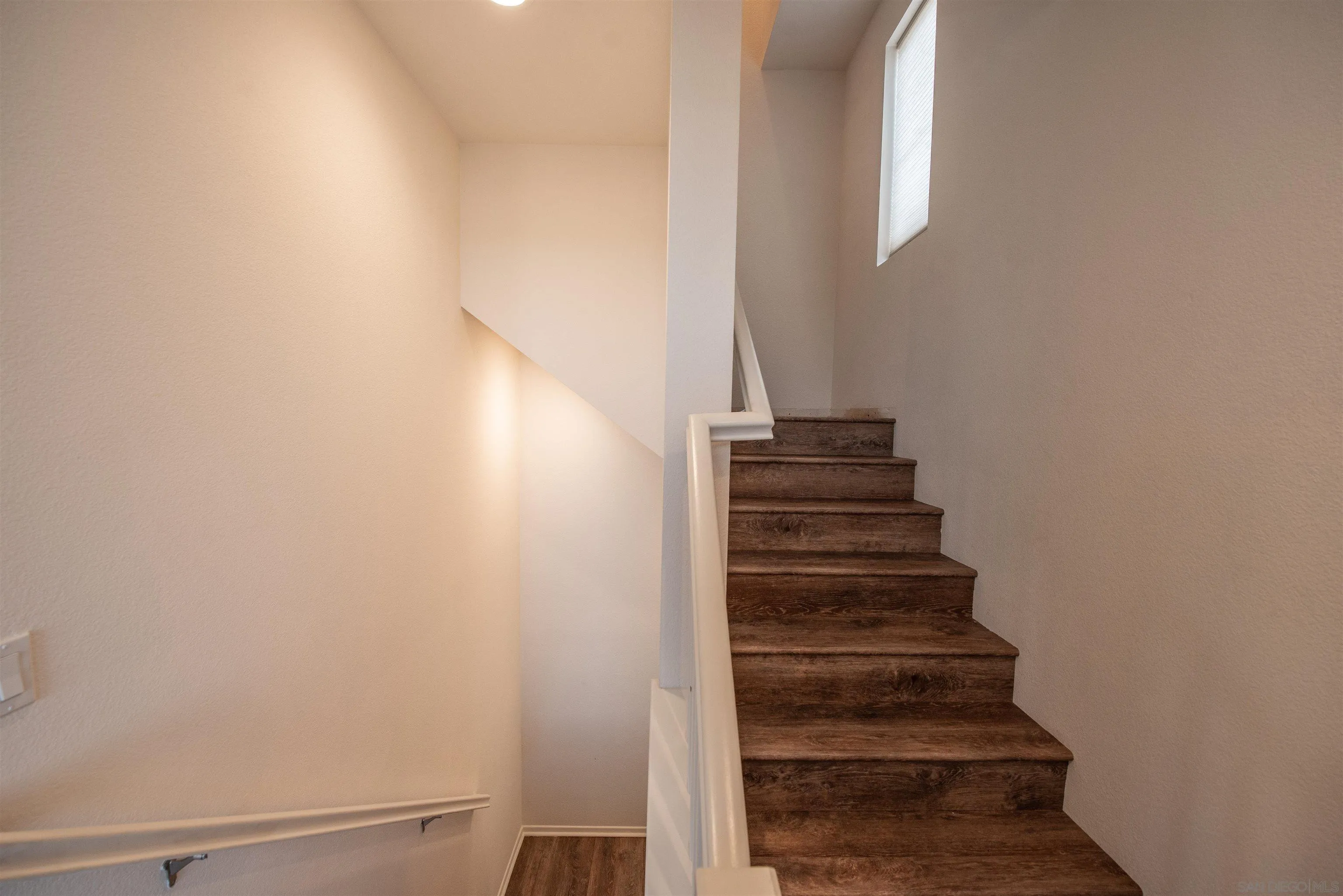 https://cdn.realtyfeed.com/cdn/127/260019830/95c22b560f604556b5a74b67cecdfa6b.webp