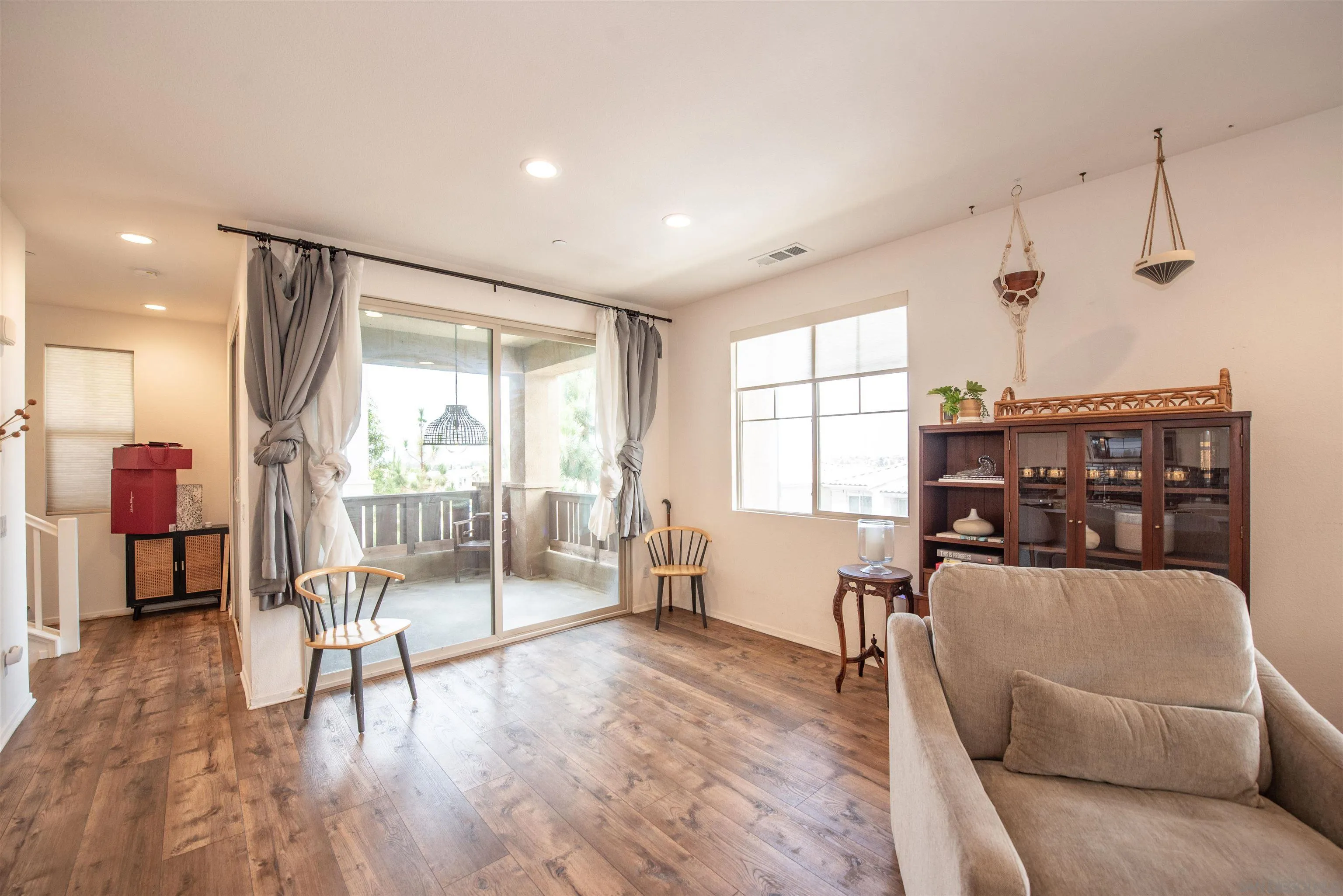 https://cdn.realtyfeed.com/cdn/127/260019830/acadec370373b972563848dc13de9c5e.webp