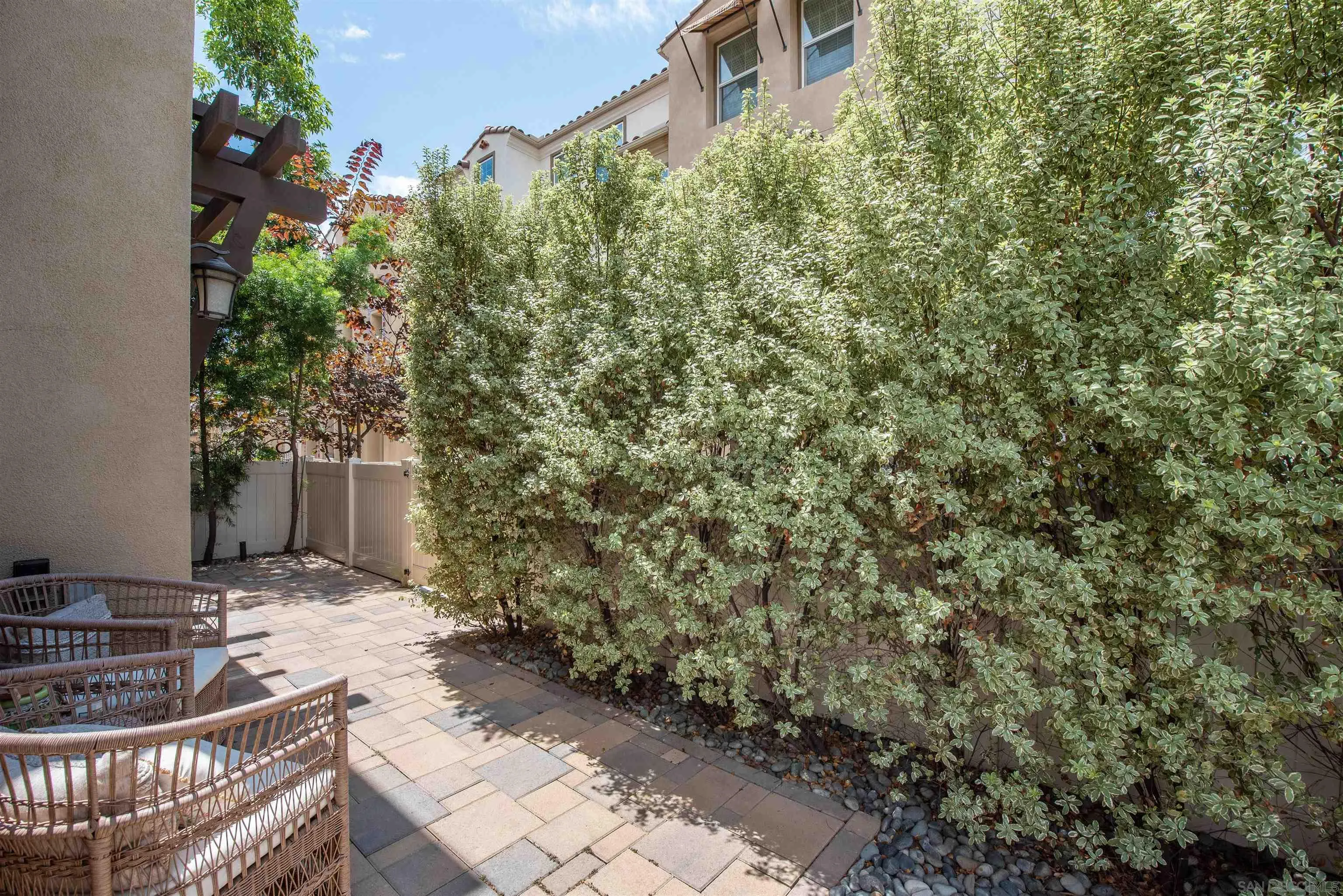 https://cdn.realtyfeed.com/cdn/127/260019830/c2a31e4aa6662c8d0f55bde0c183bda0.webp