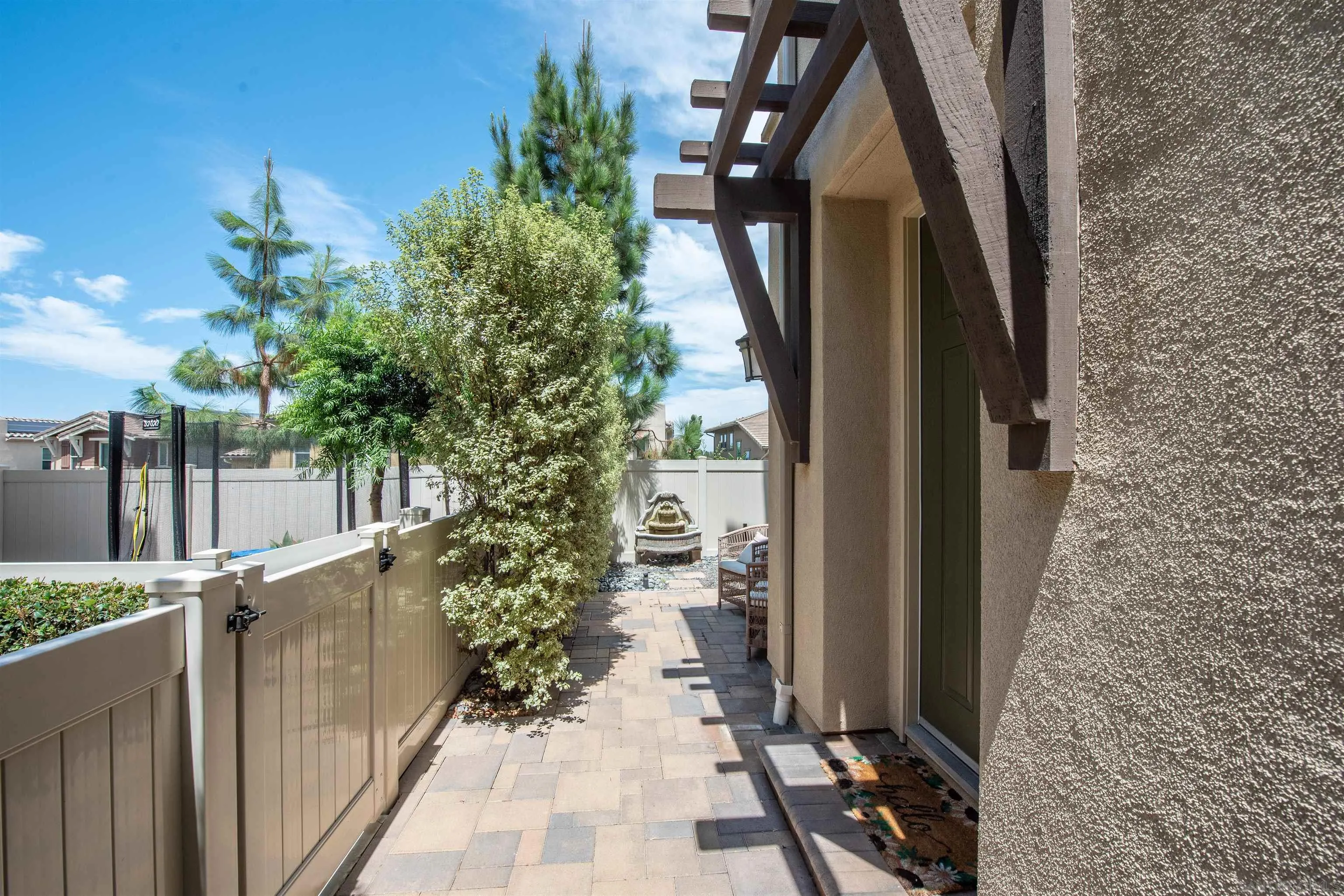 https://cdn.realtyfeed.com/cdn/127/260019830/fb13c7cbaf22fc0646e4152b033072b2.webp