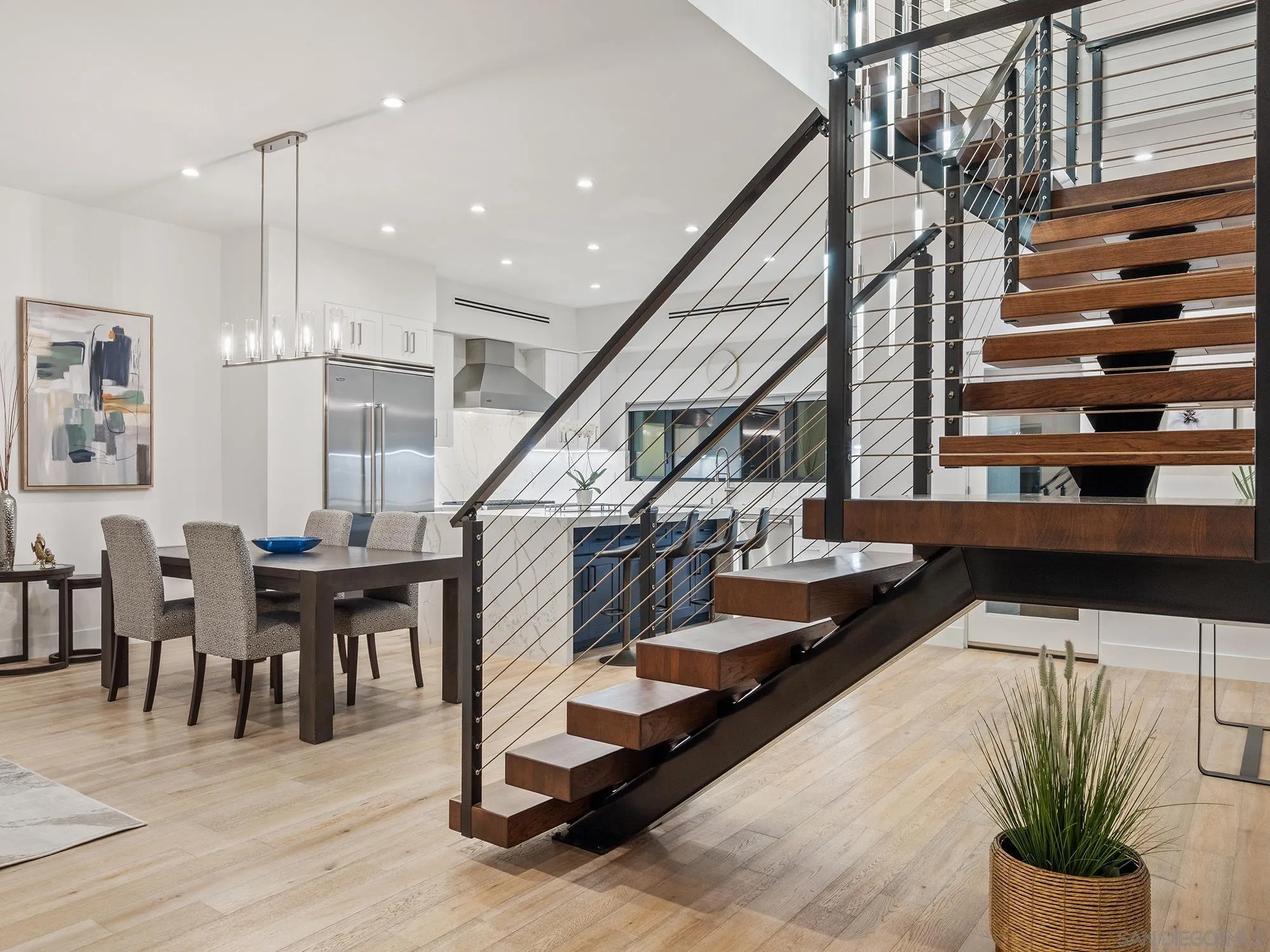 https://cdn.realtyfeed.com/cdn/127/260019832/2d5ef6ce573ab9c267a7919488cf18da.webp