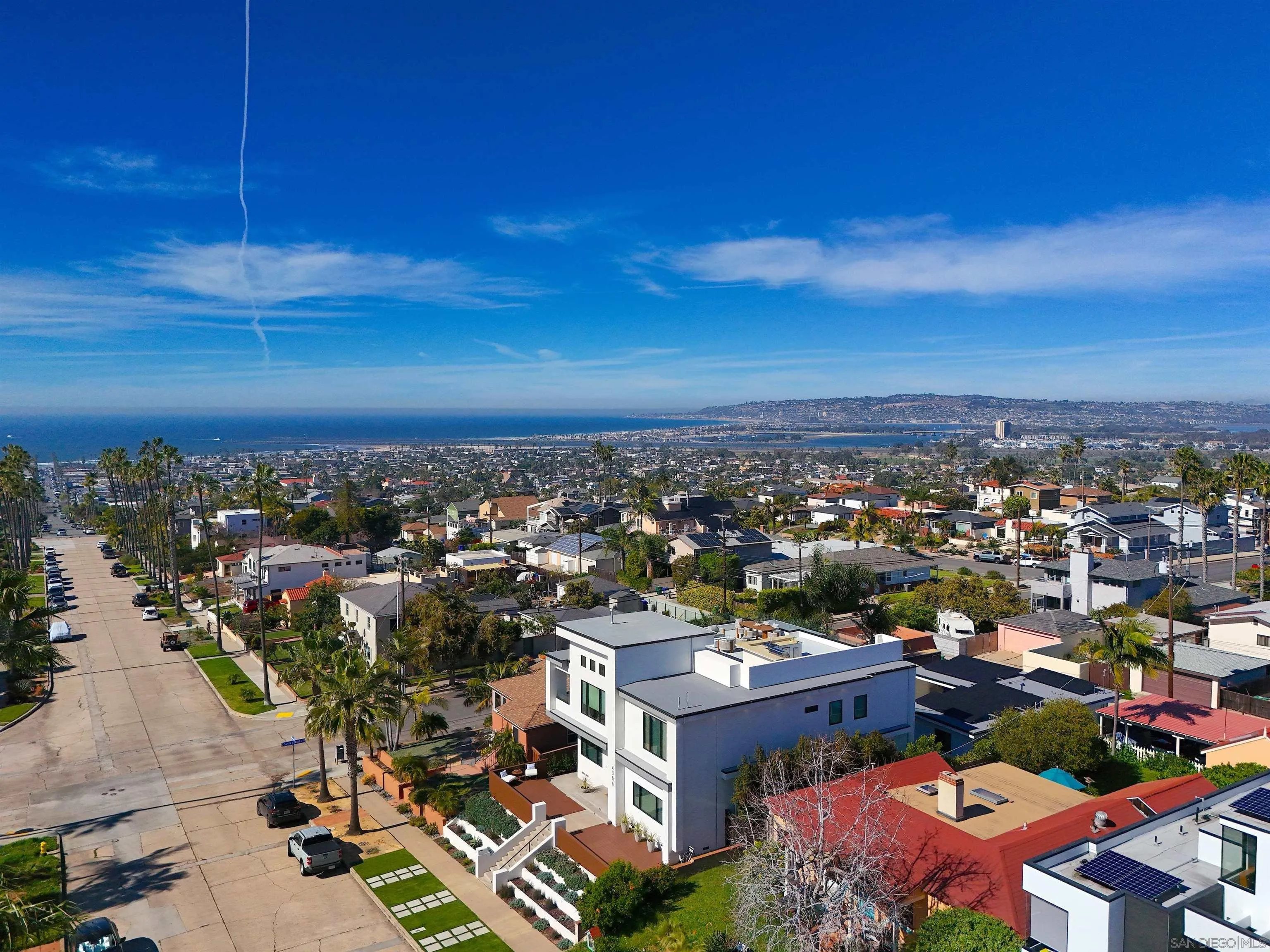 https://cdn.realtyfeed.com/cdn/127/260019832/7a52ec30260b94bf05d368e218a83bd3.webp