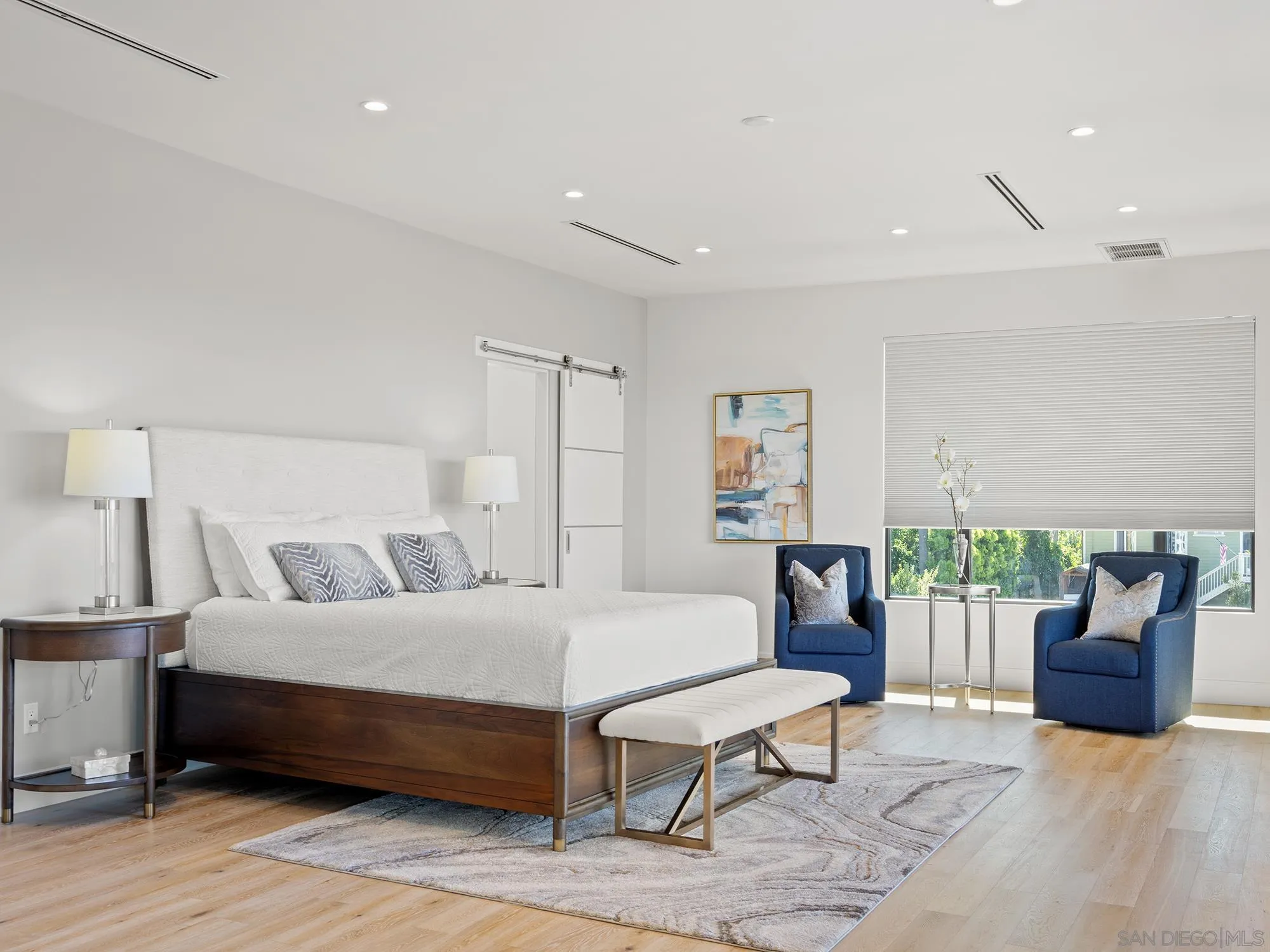 https://cdn.realtyfeed.com/cdn/127/260019832/88fc5964800dcf374d048c844a33c14e.webp