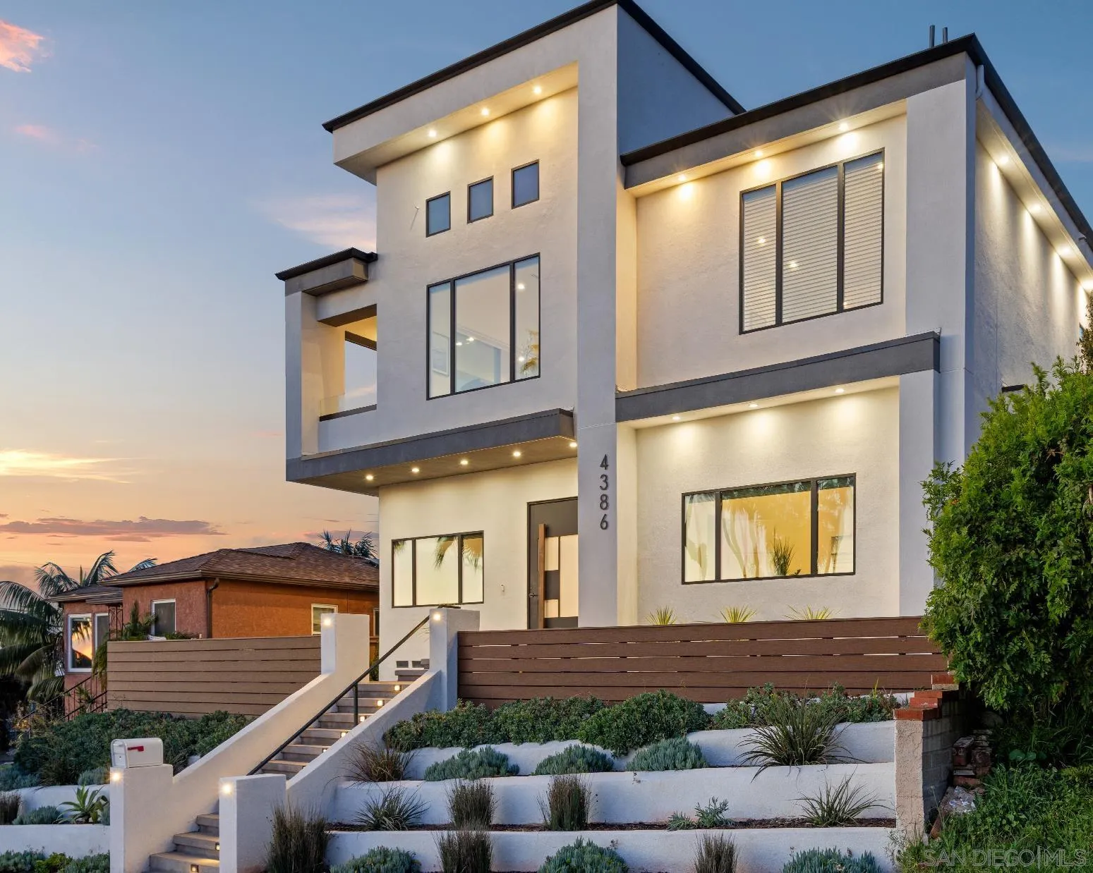 https://cdn.realtyfeed.com/cdn/127/260019832/8f4274680e6cf7c3fb0fd7c78e37e759.webp