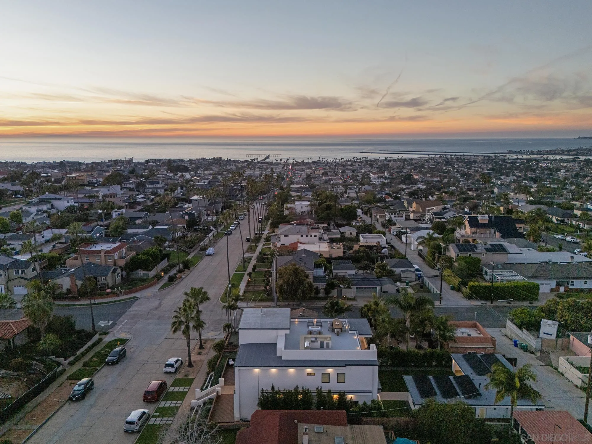 https://cdn.realtyfeed.com/cdn/127/260019832/b829c9fcff7ae3e8214564ec8521a4cb.webp