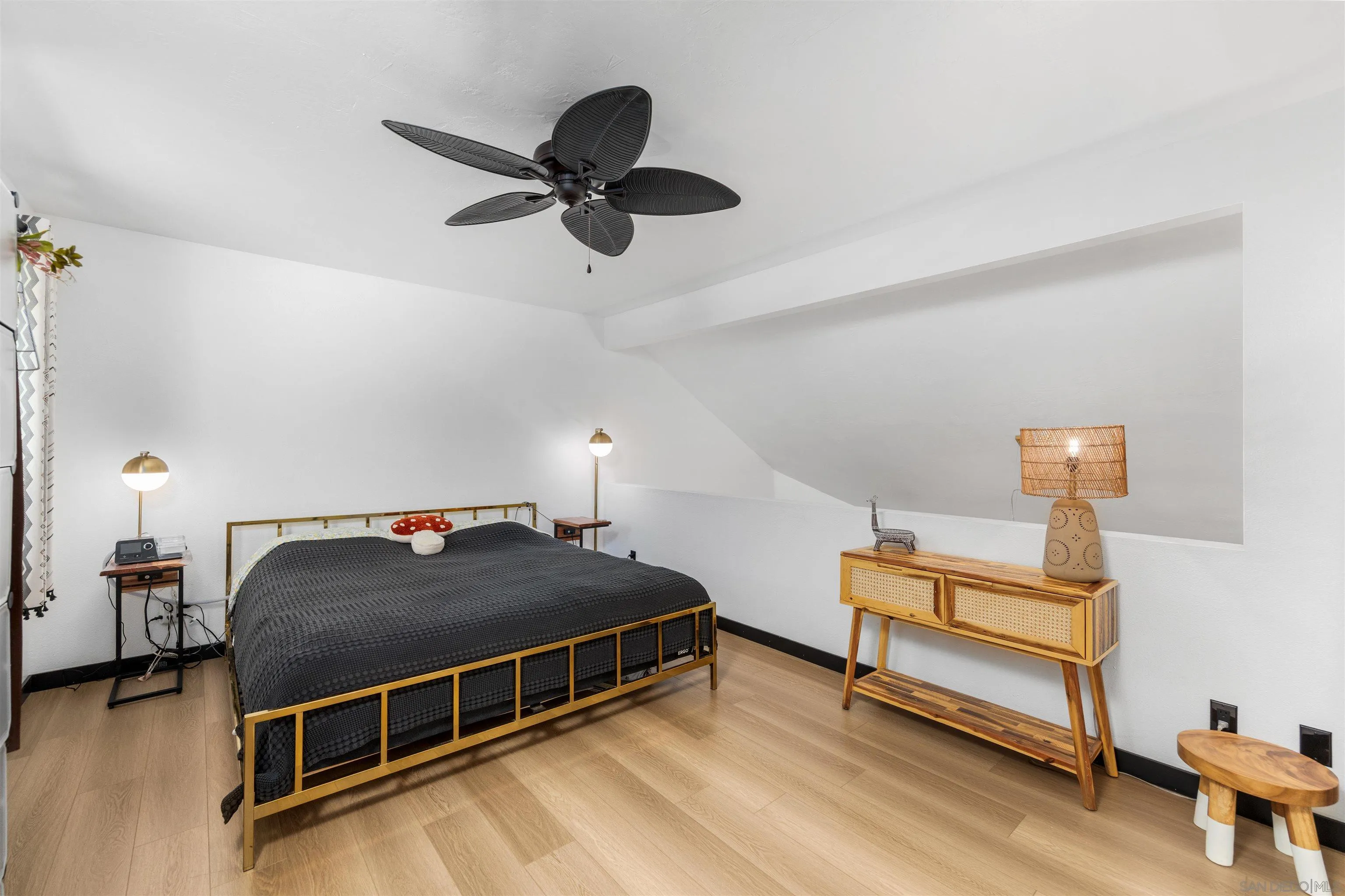 https://cdn.realtyfeed.com/cdn/127/260019835/076de099ce9c9c0aca8de2d34979e682.webp