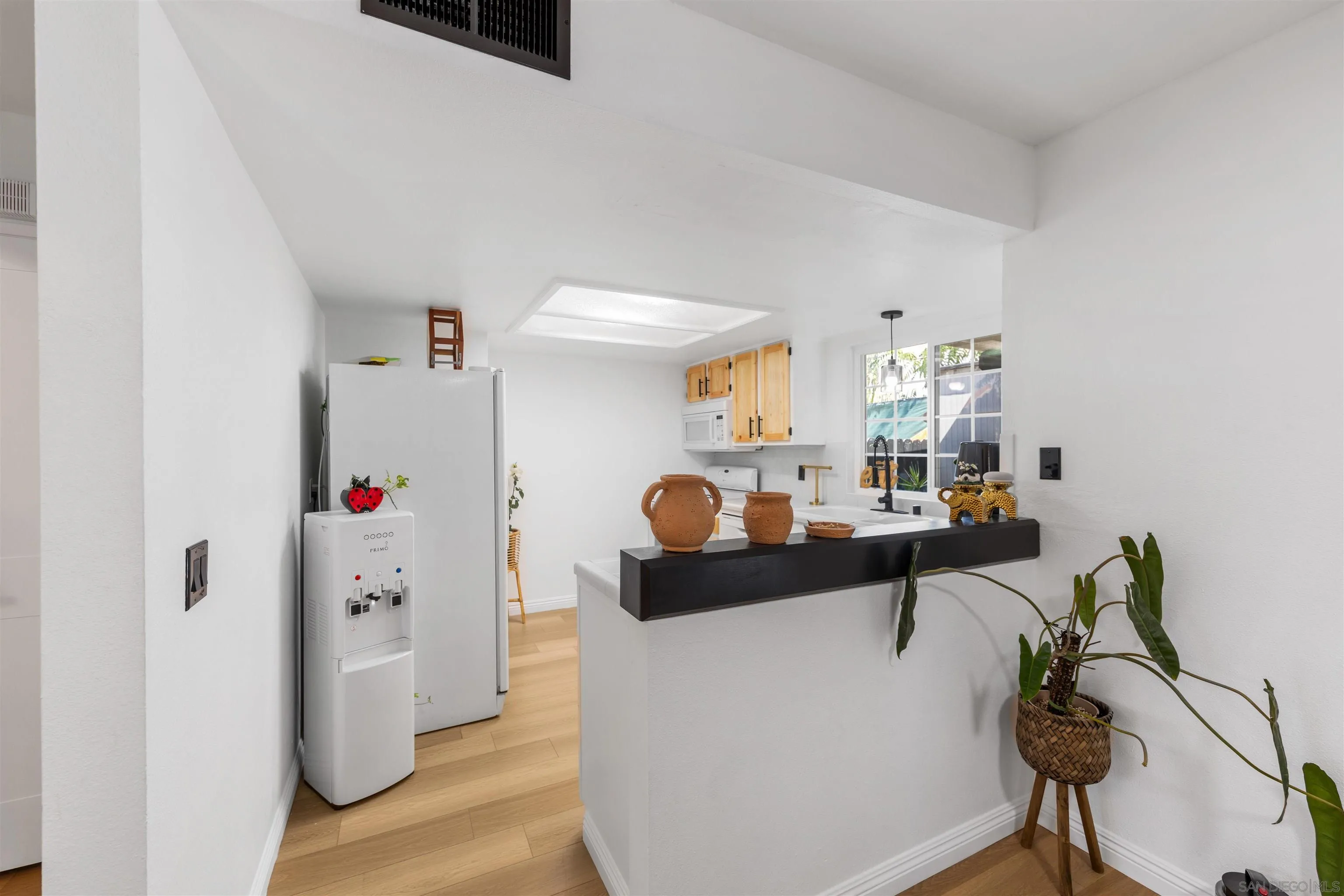 https://cdn.realtyfeed.com/cdn/127/260019835/0b68d8907f79c40029f27181848ff55b.webp