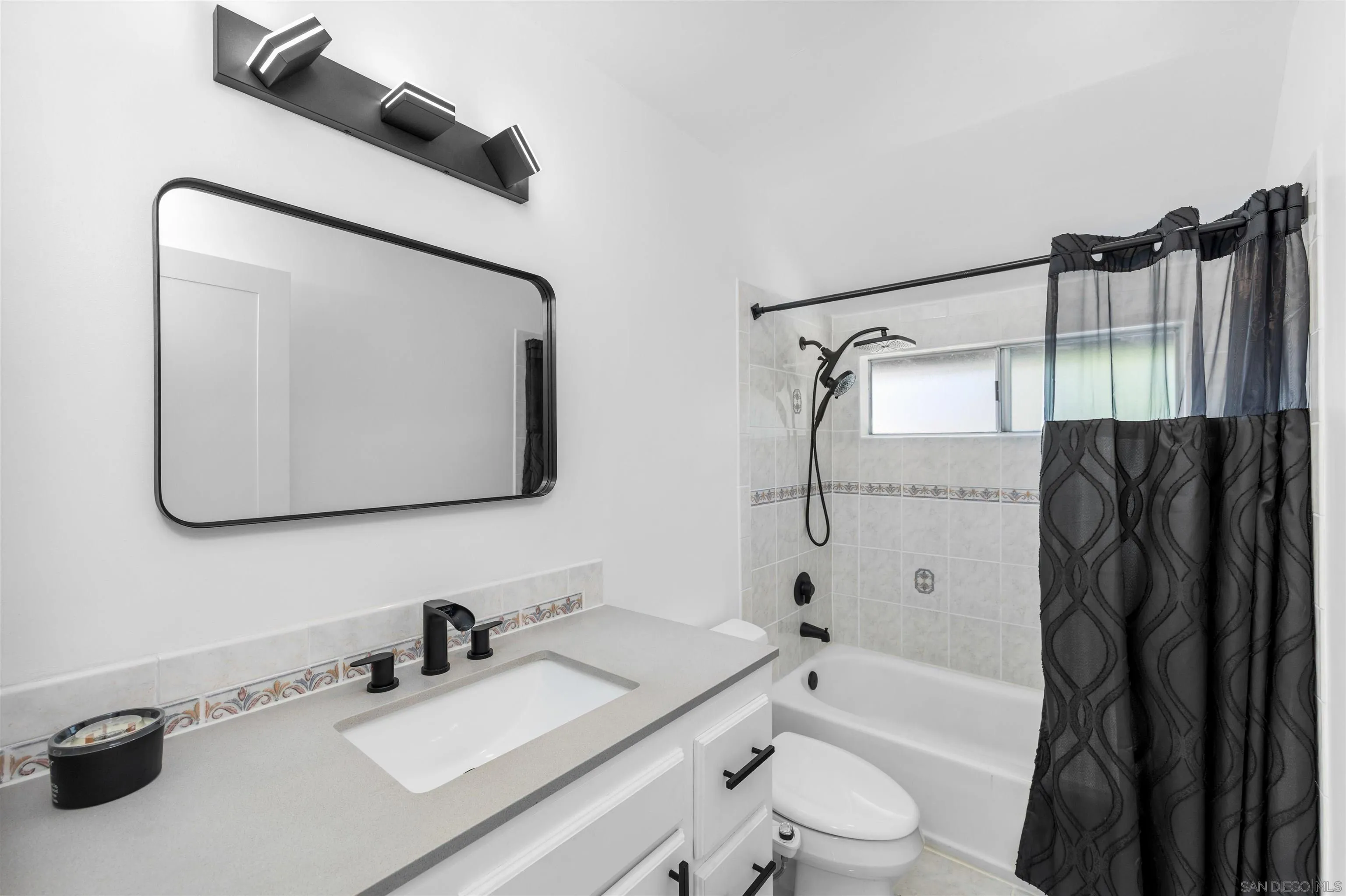 https://cdn.realtyfeed.com/cdn/127/260019835/5fb0fecd2a79ae9a9499ec9f47cfaaea.webp